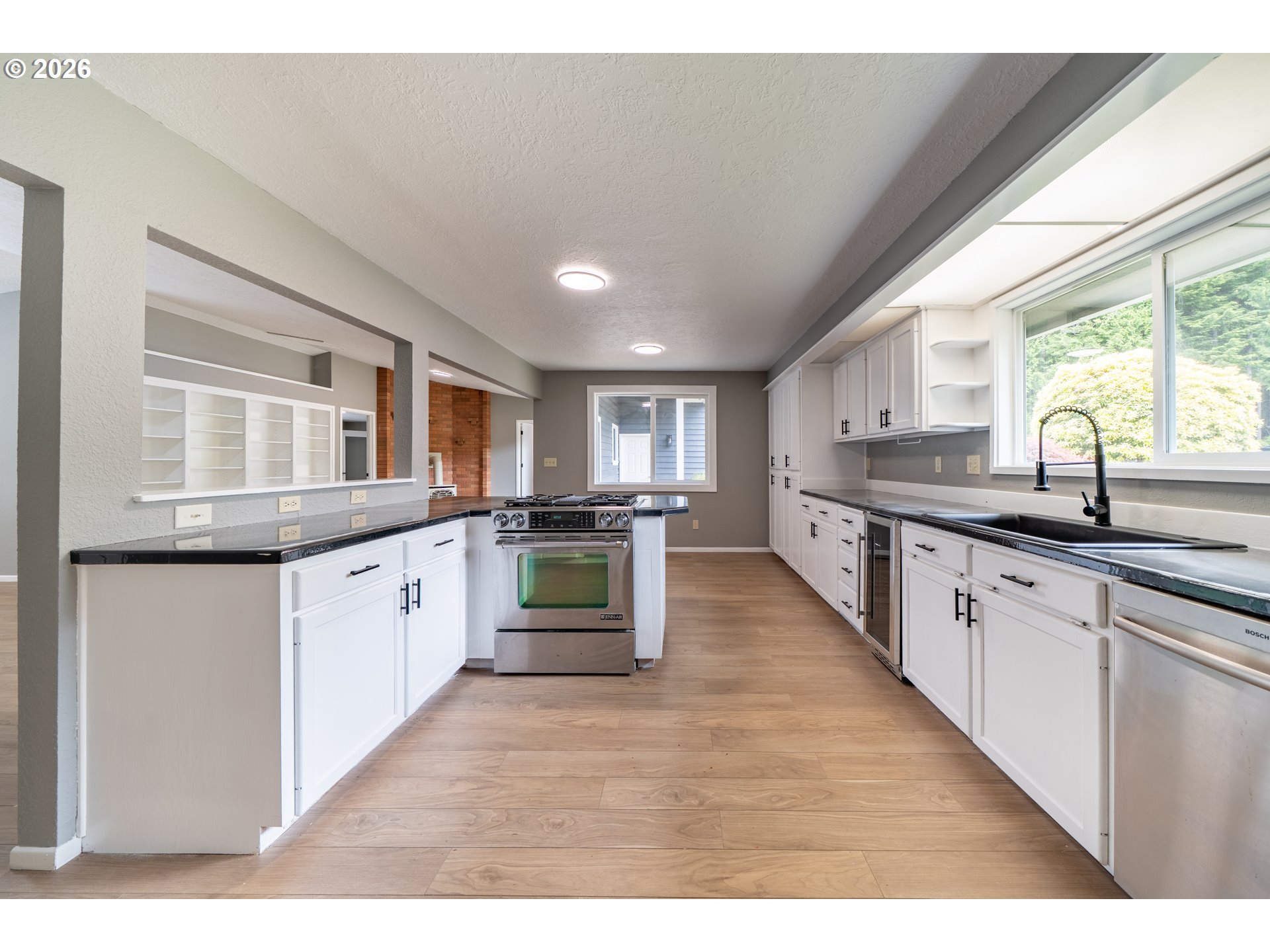 60 SEAGROVE PL