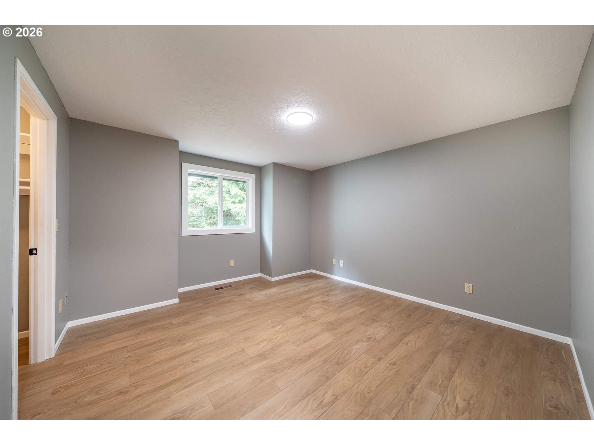 60 SEAGROVE PL
