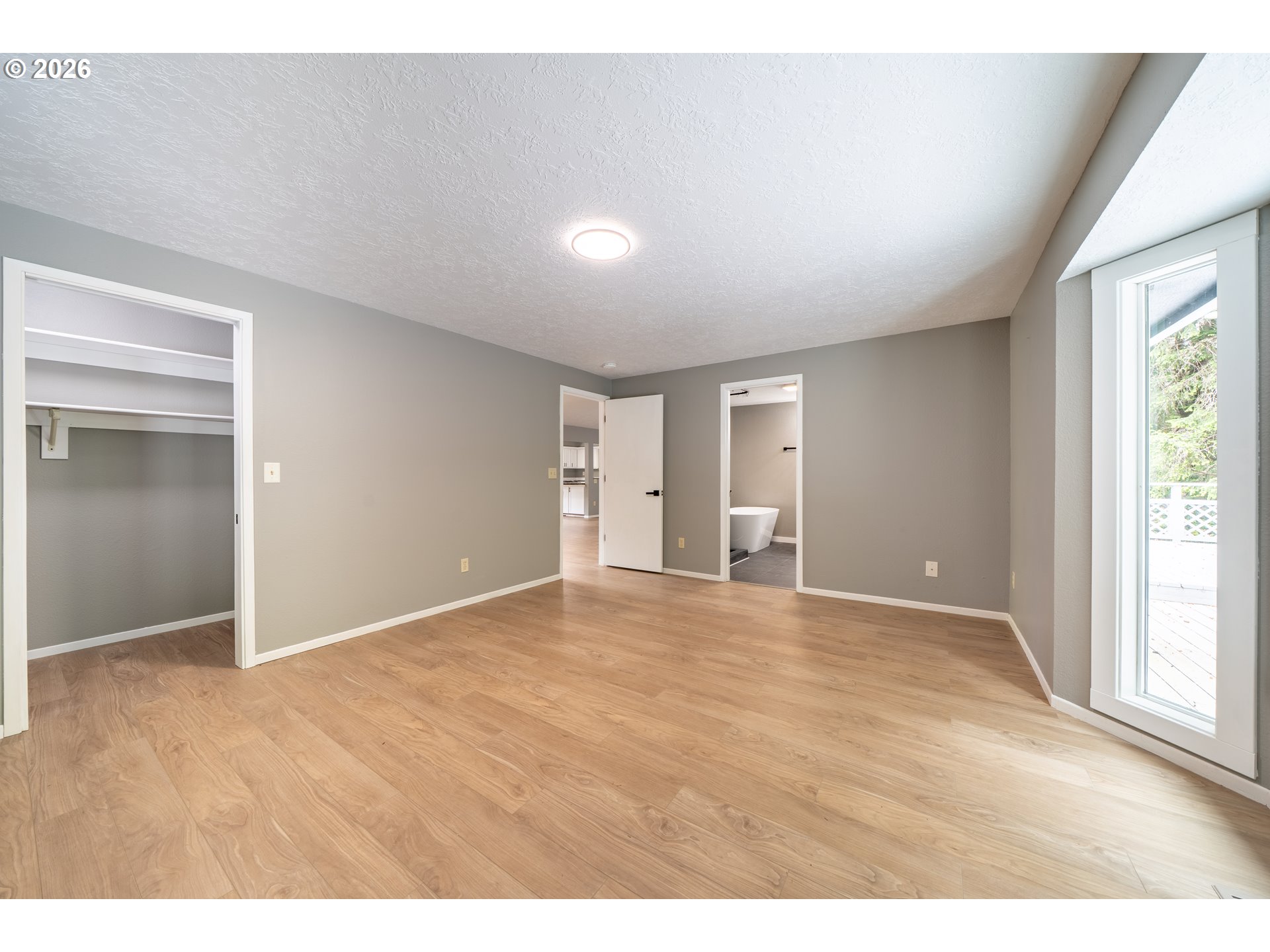 60 SEAGROVE PL