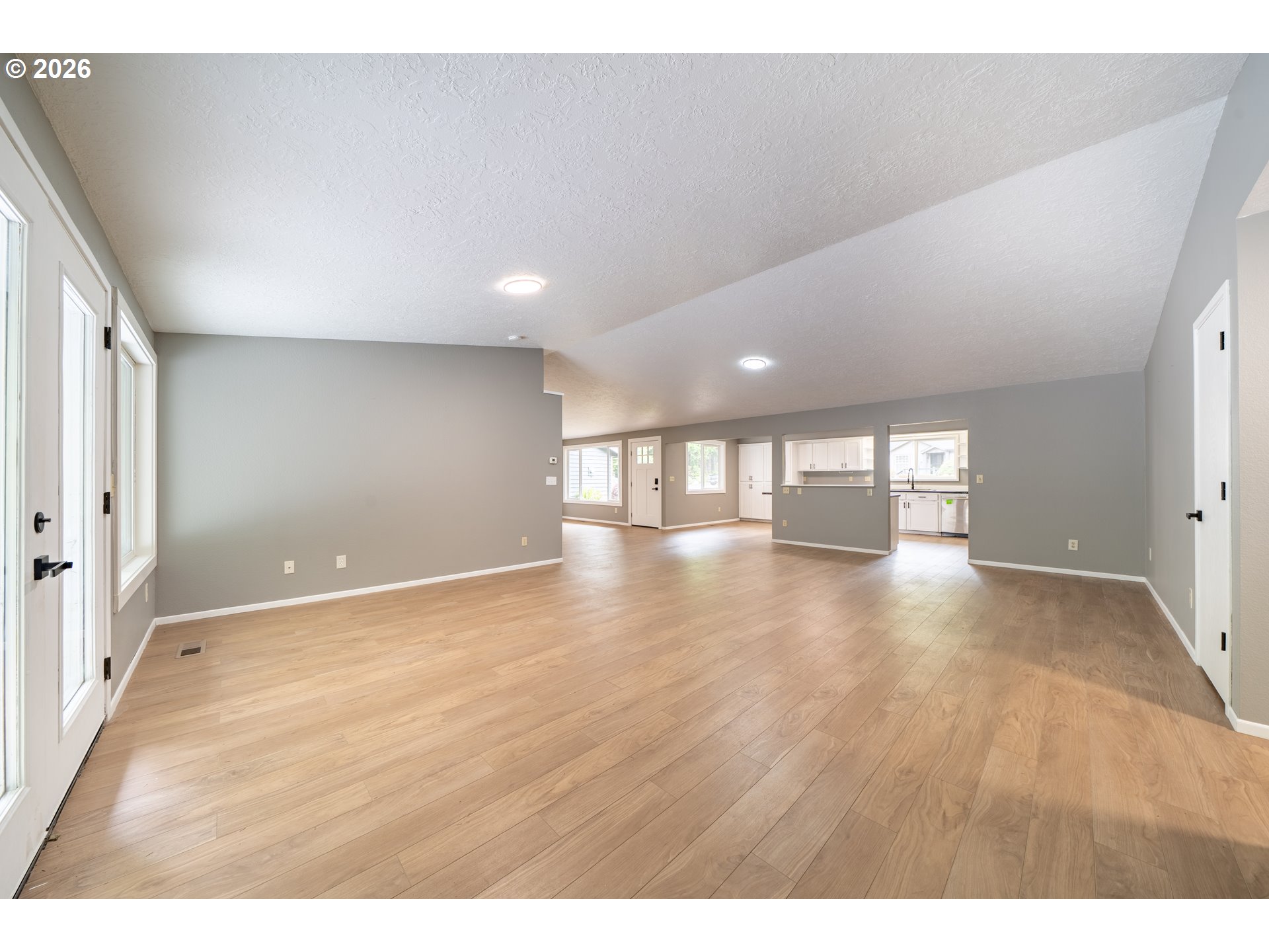 60 SEAGROVE PL