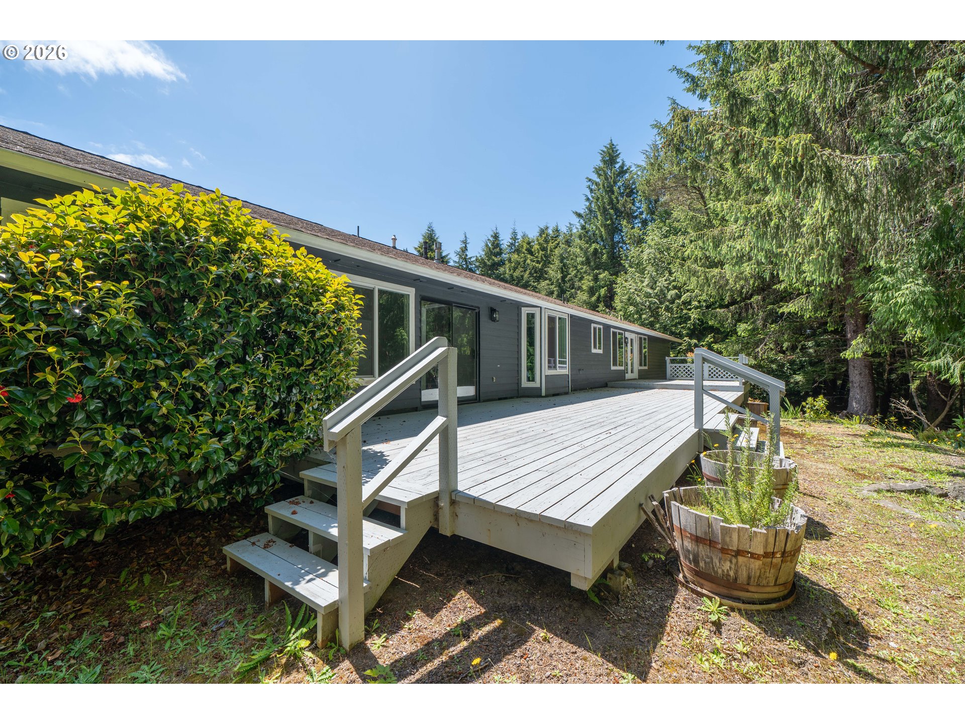 60 SEAGROVE PL