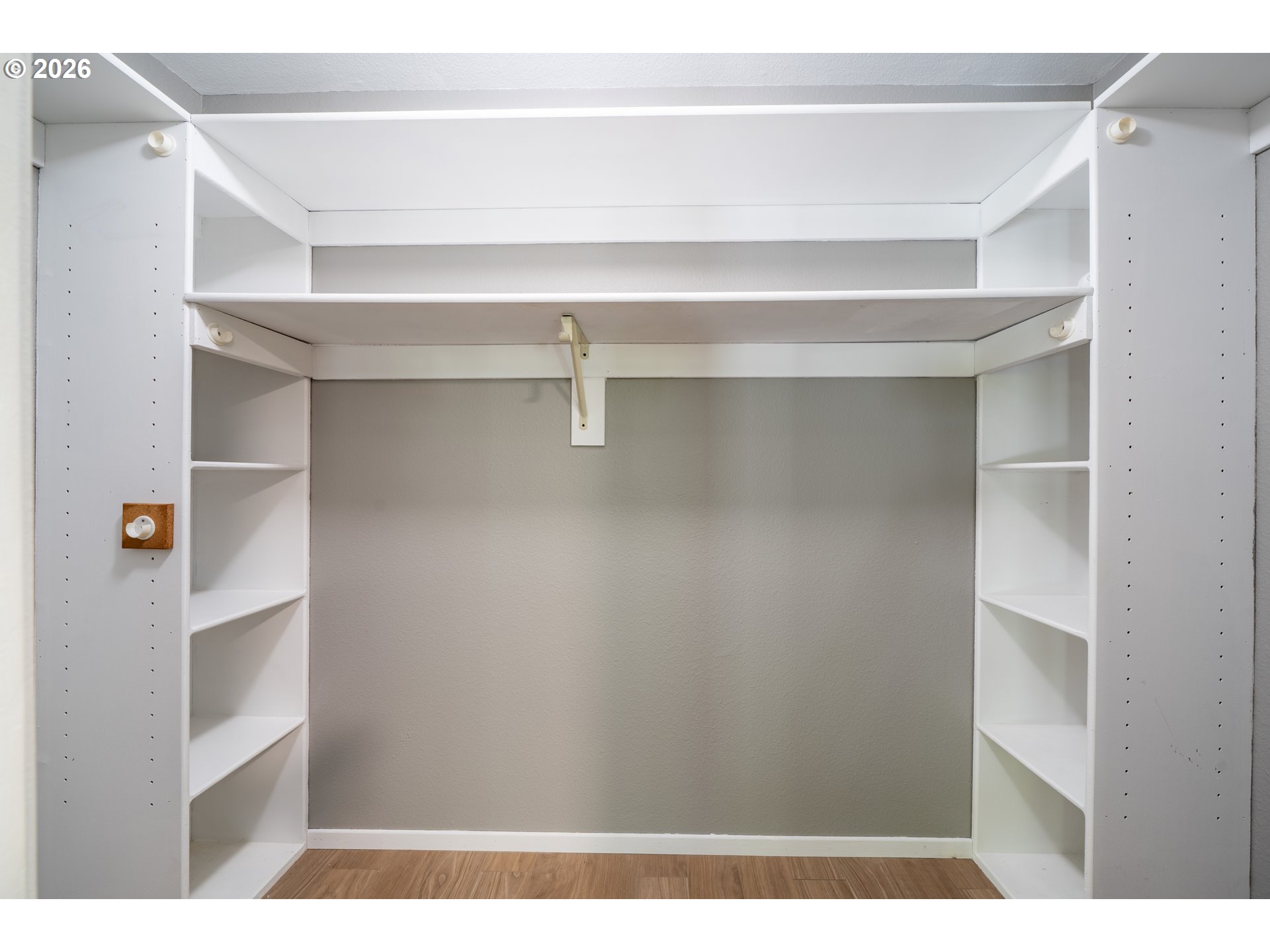 60 SEAGROVE PL