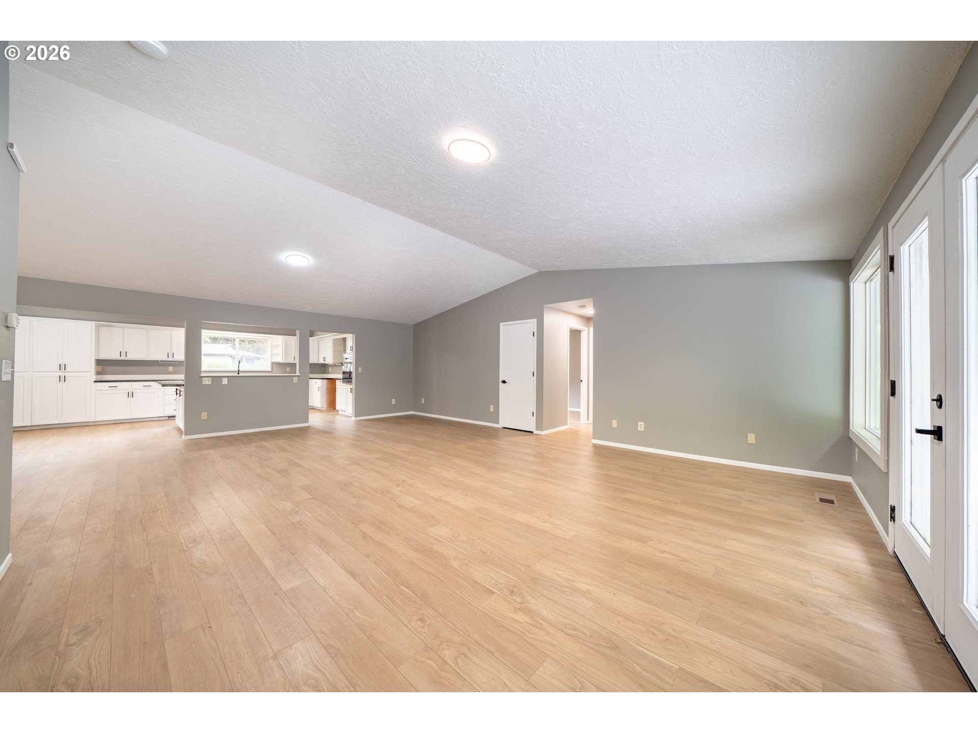 60 SEAGROVE PL