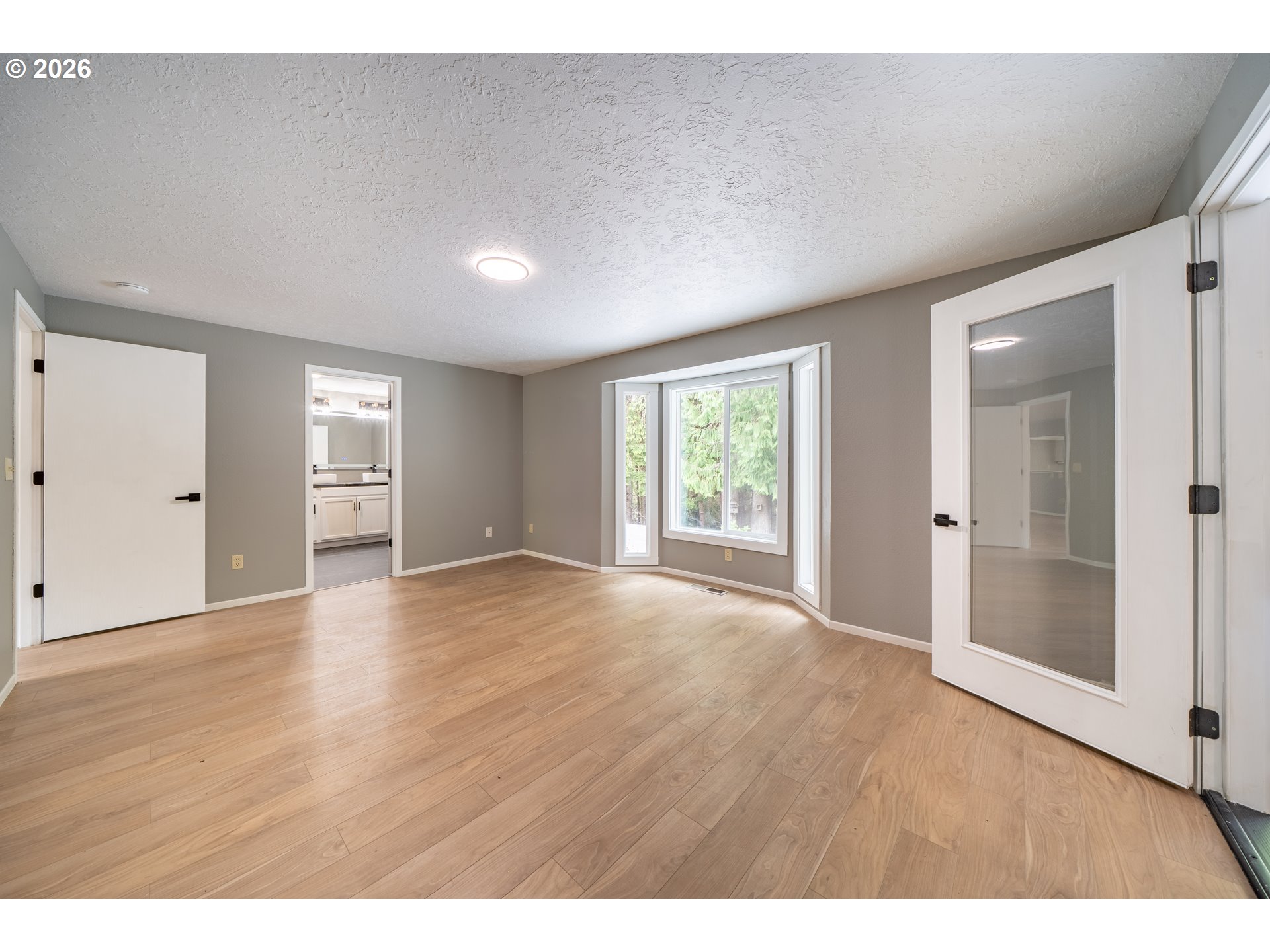 60 SEAGROVE PL