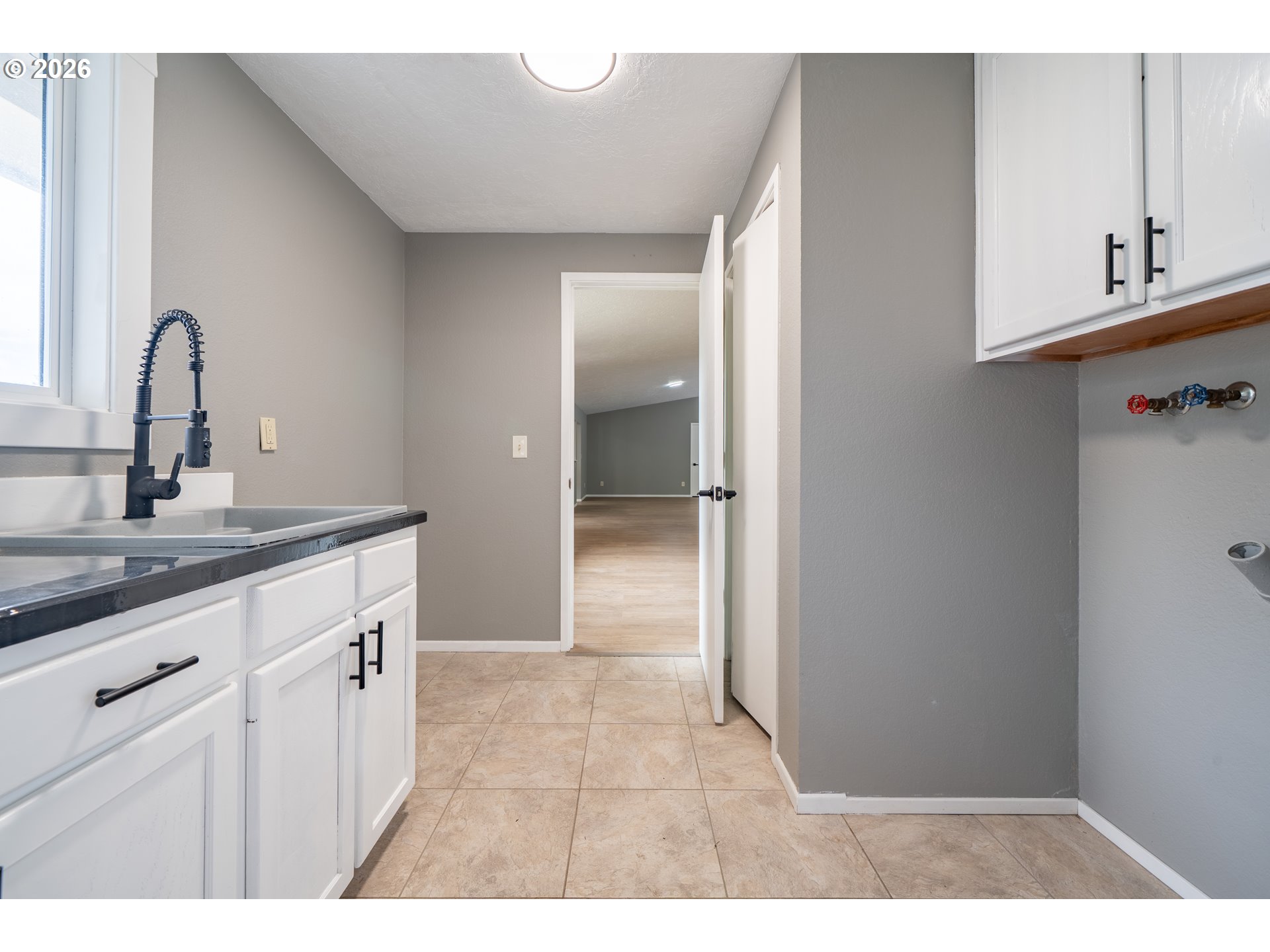 60 SEAGROVE PL