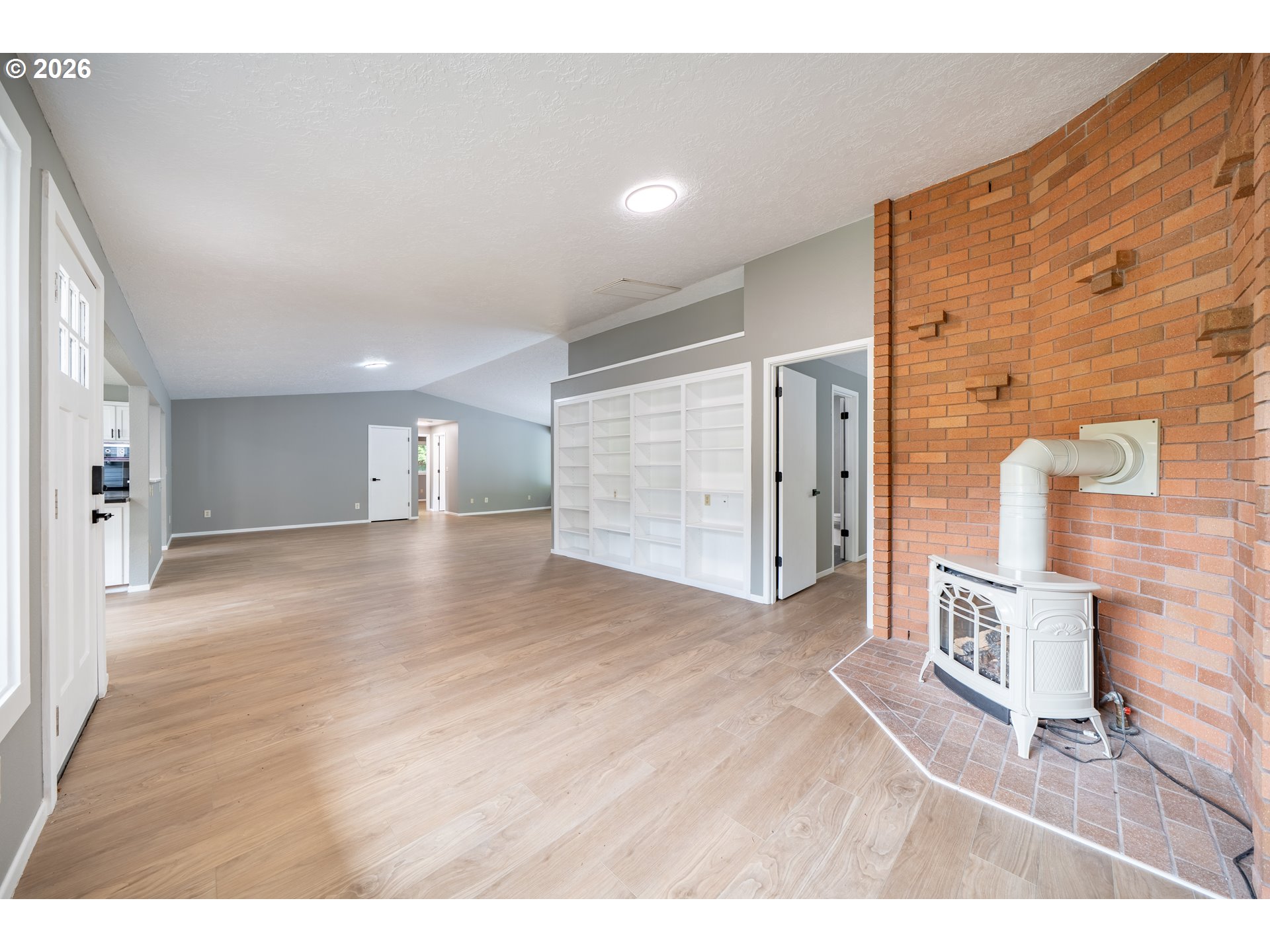 60 SEAGROVE PL