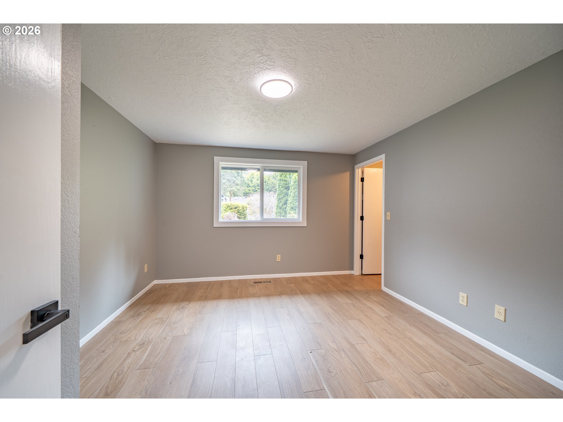 60 SEAGROVE PL
