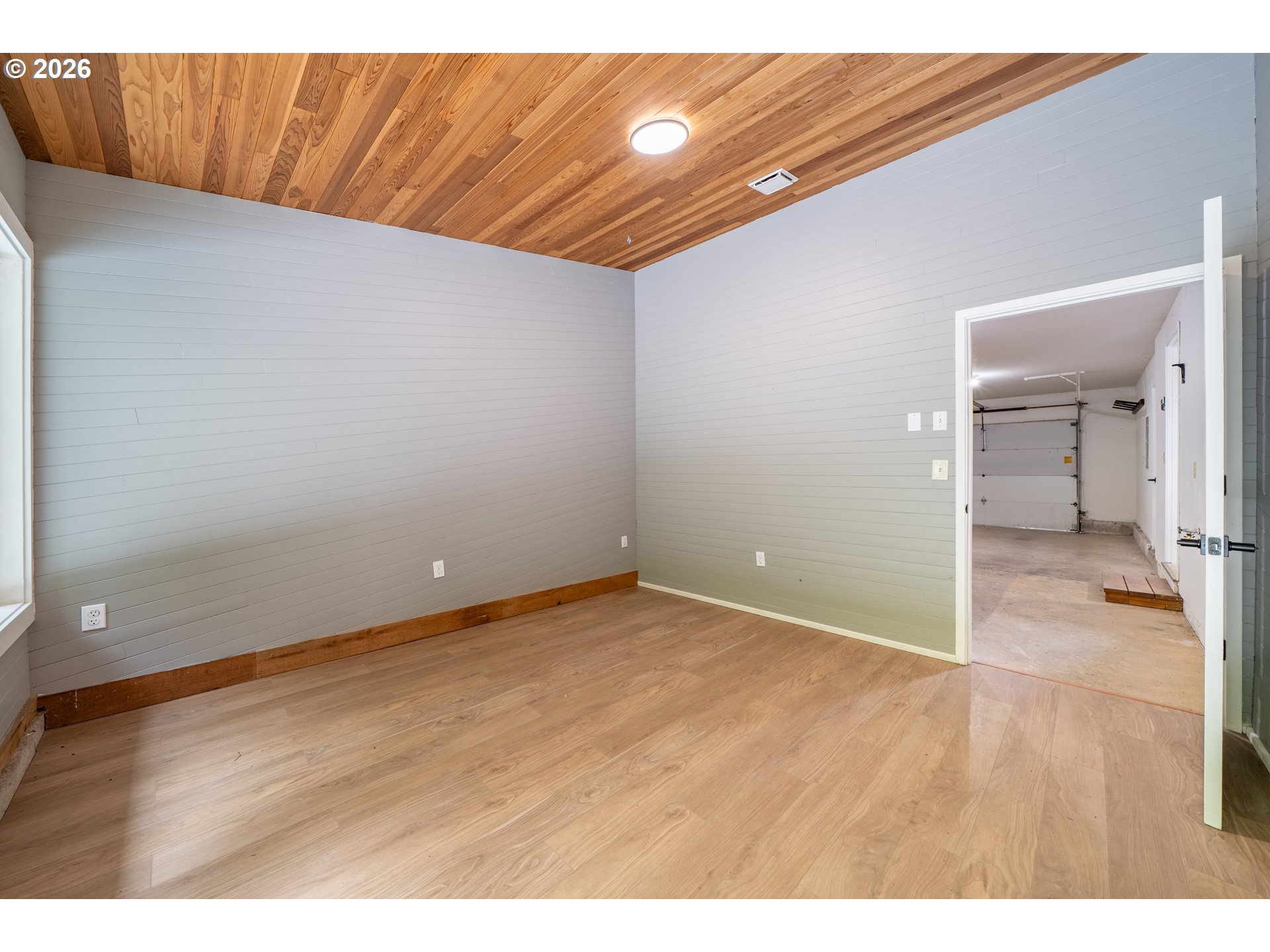 60 SEAGROVE PL