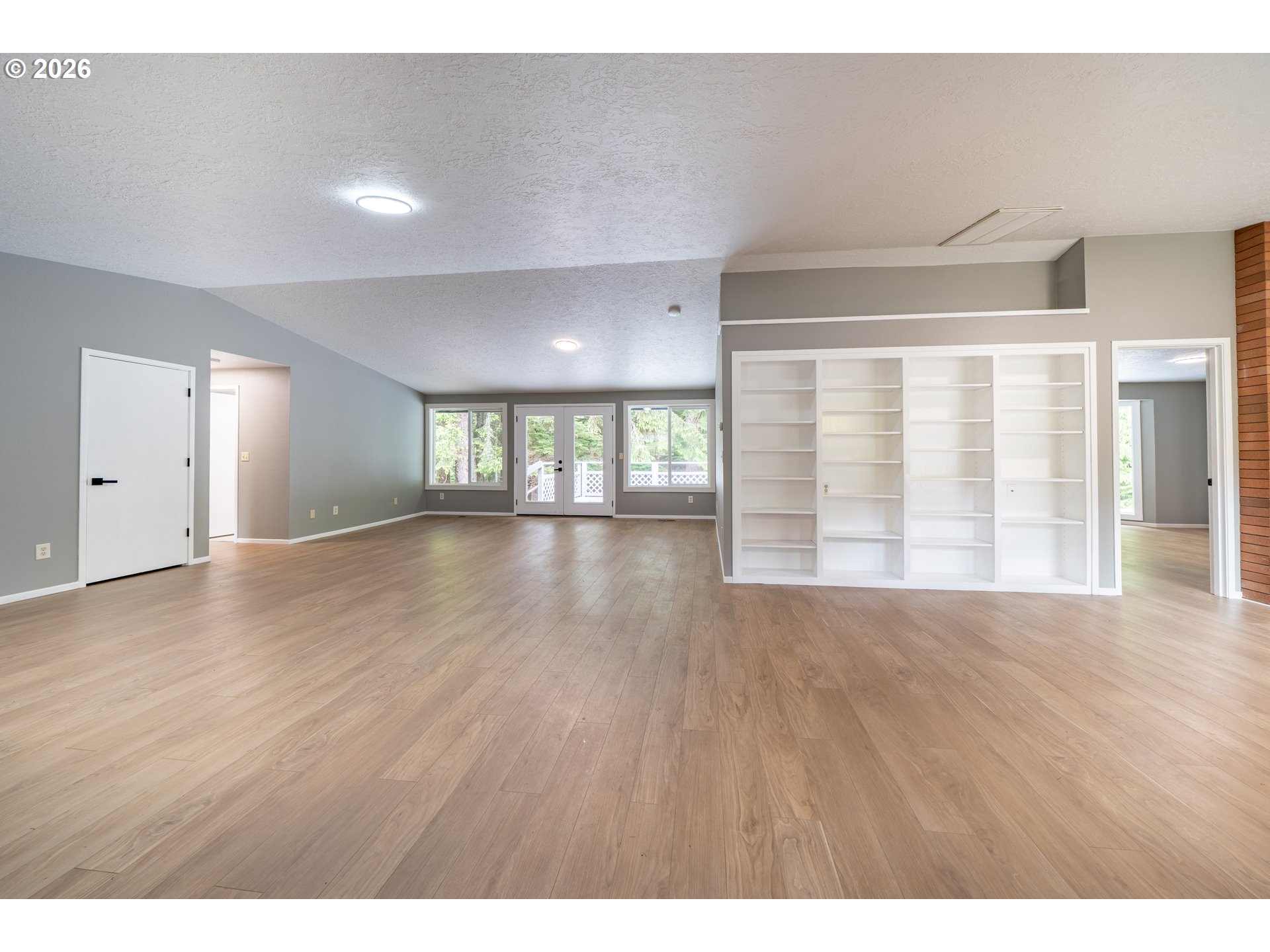 60 SEAGROVE PL