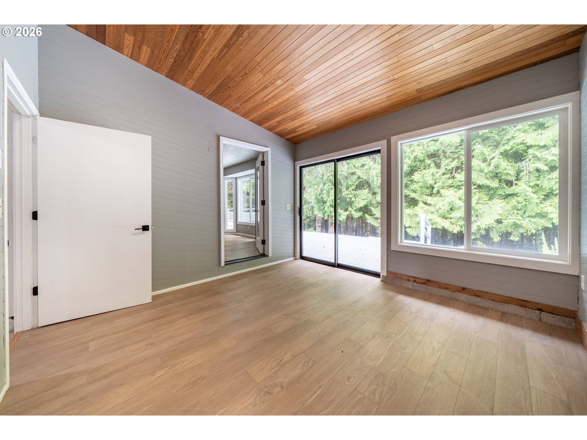 60 SEAGROVE PL