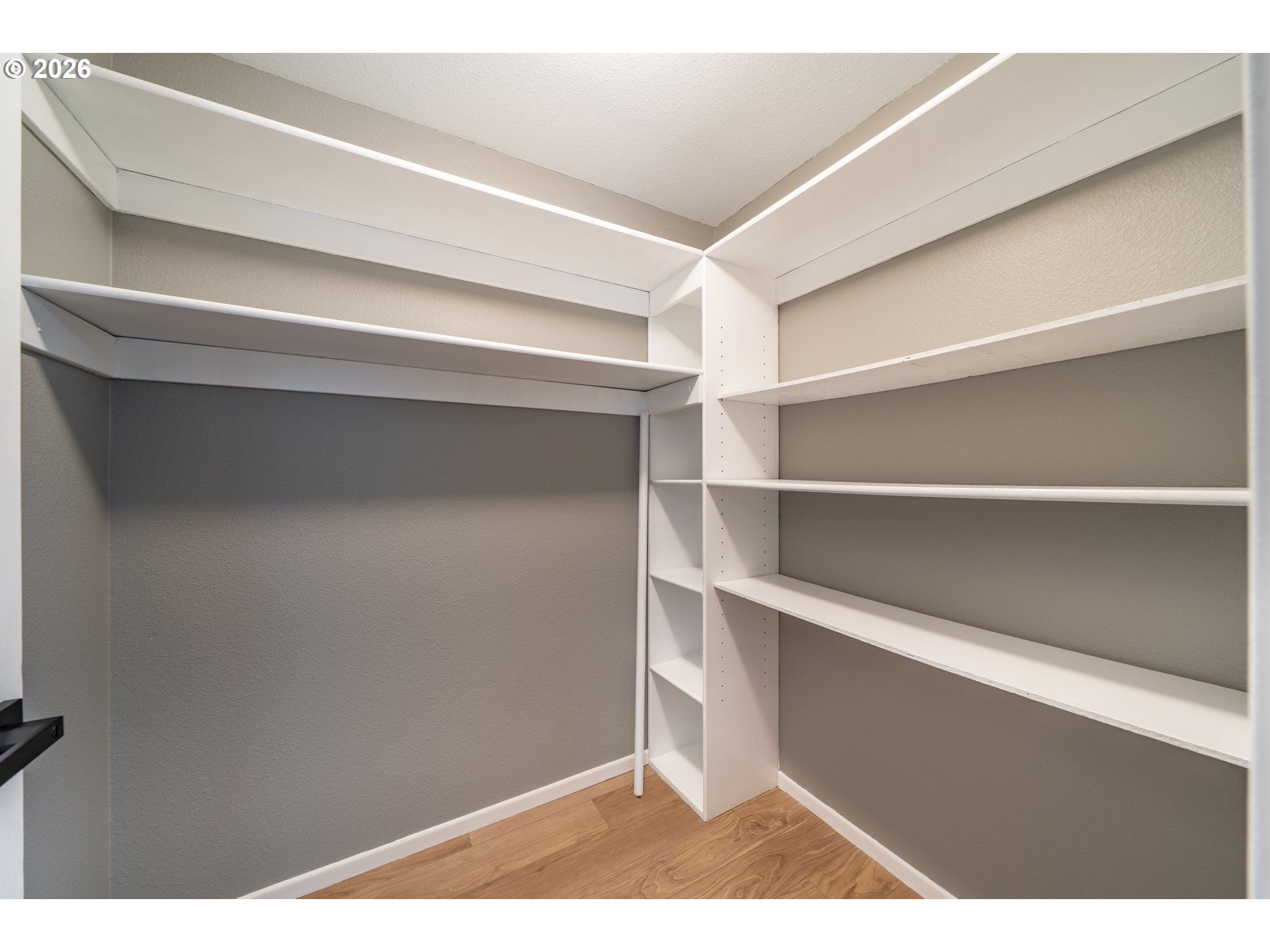 60 SEAGROVE PL