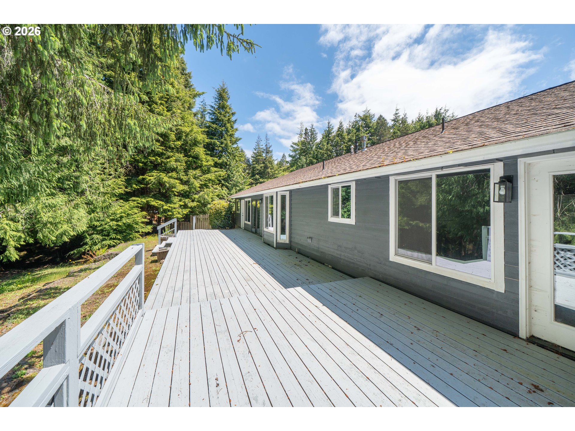 60 SEAGROVE PL