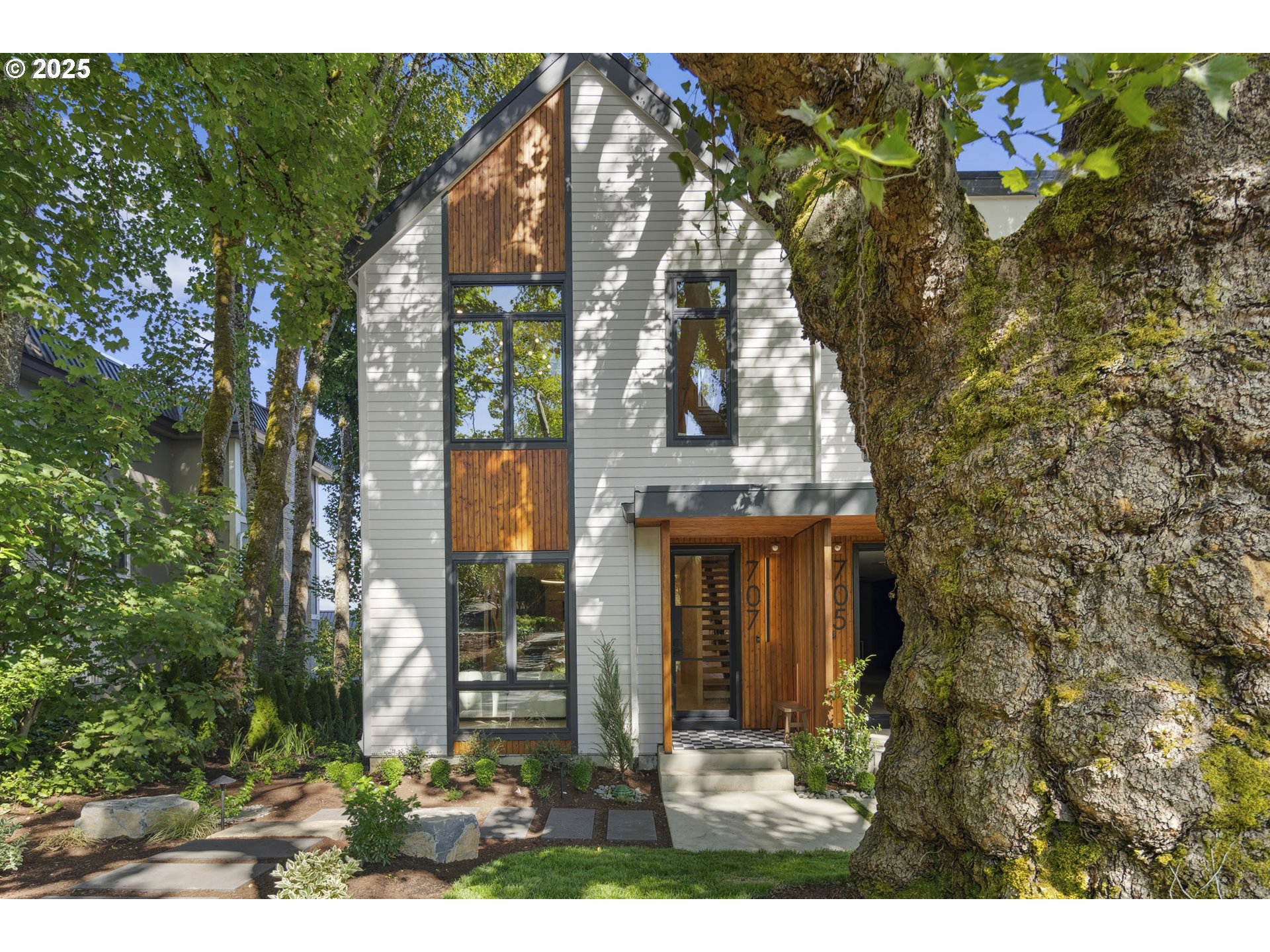 703 1st ST, Lake Oswego