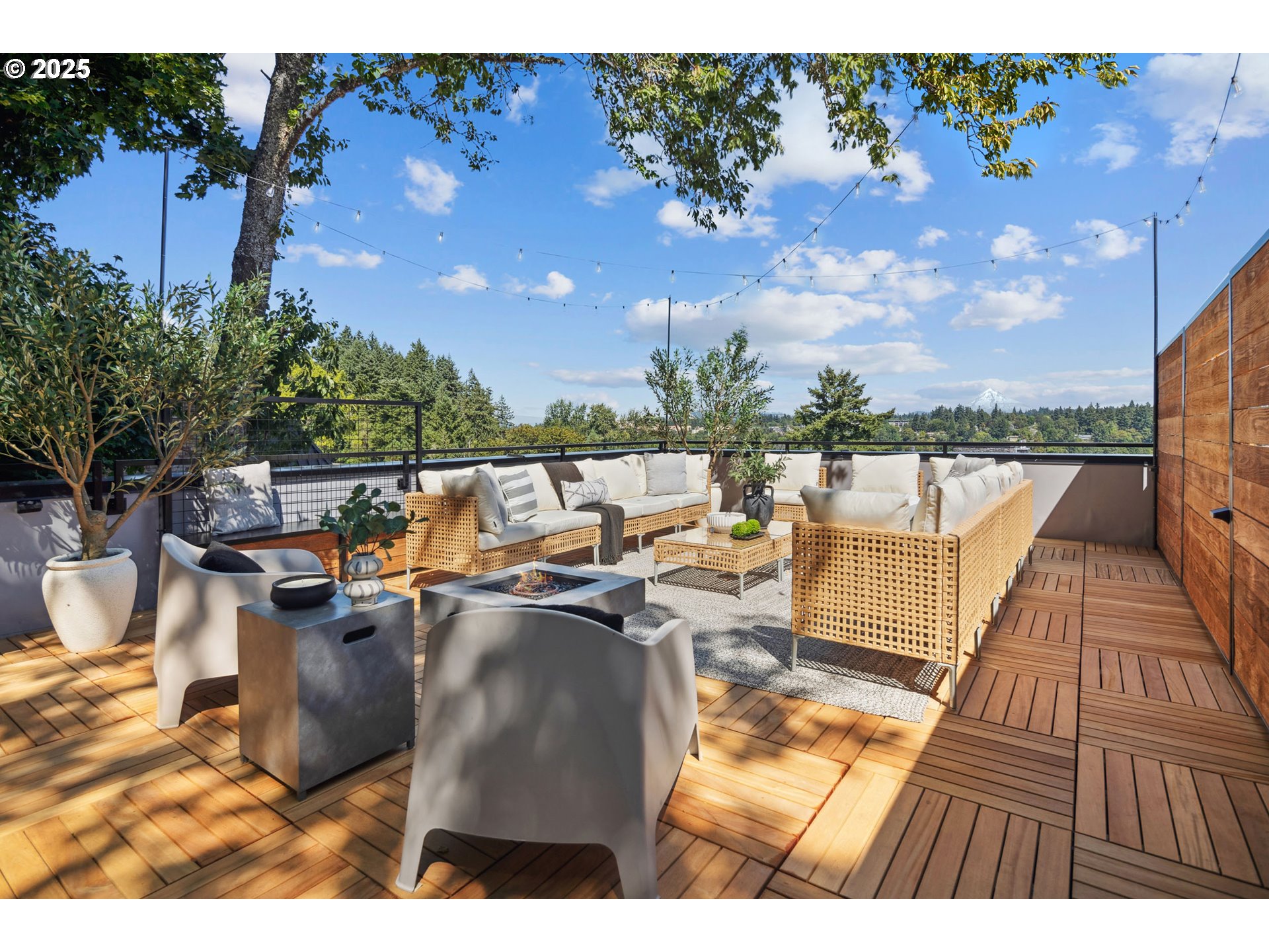 703 1st ST, Lake Oswego