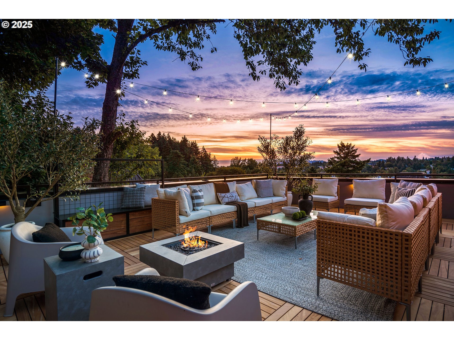 703 1st ST, Lake Oswego