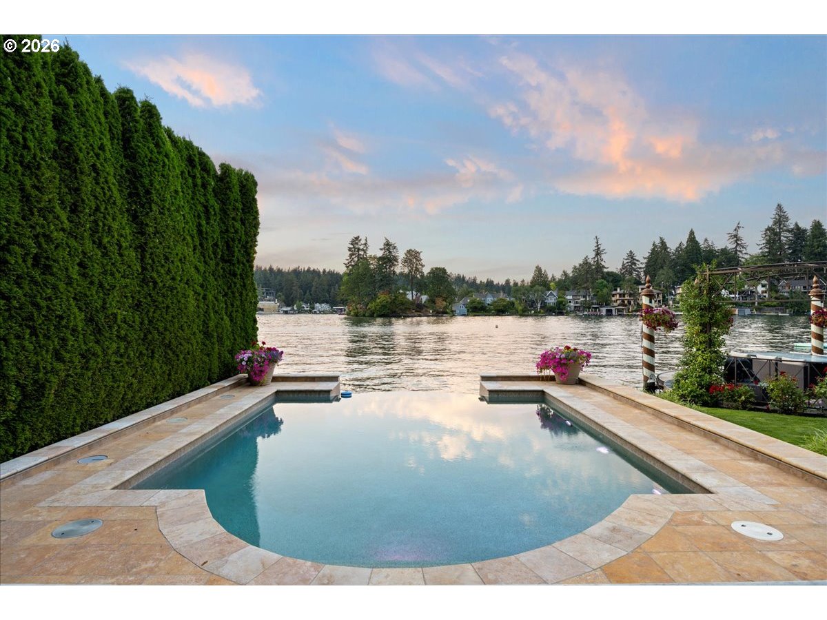 1527 LAKE FRONT RD