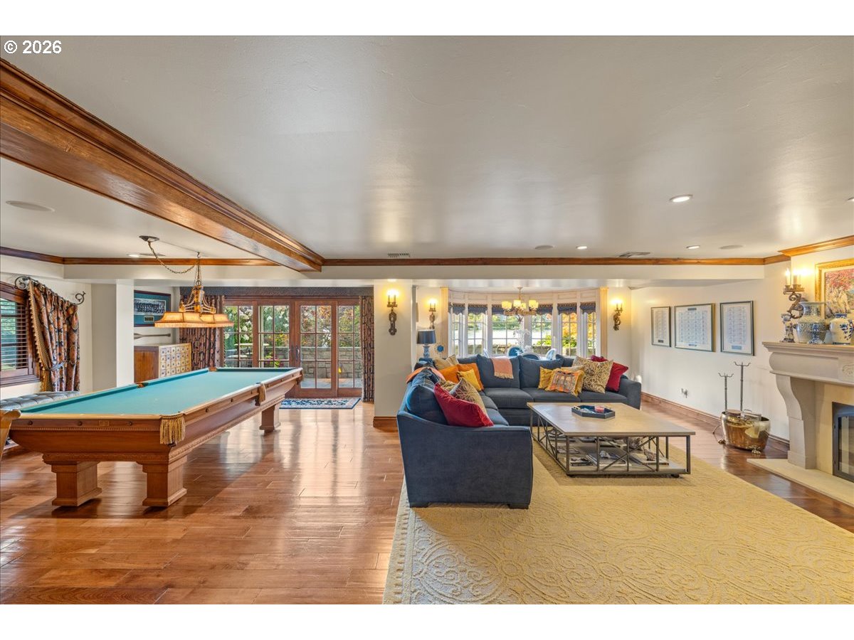 1527 LAKE FRONT RD