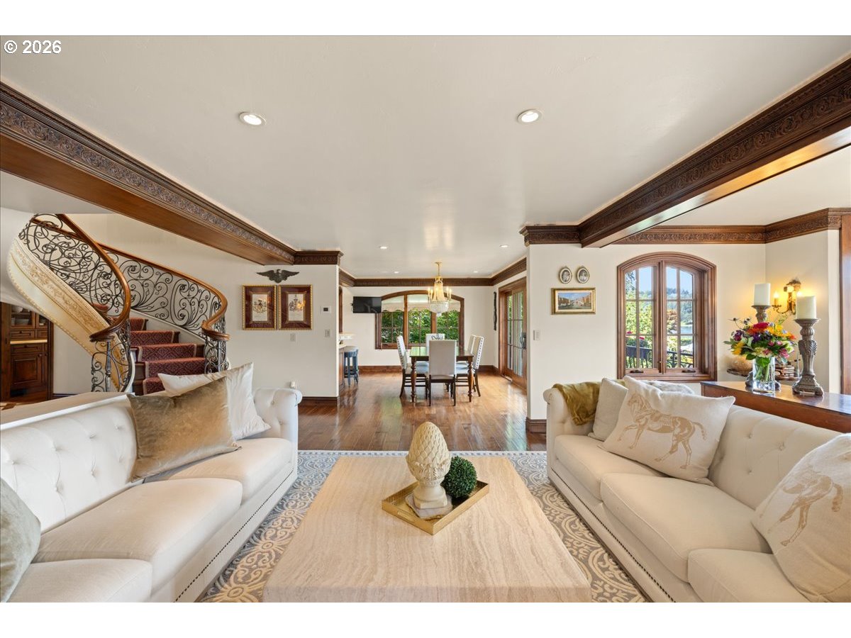 1527 LAKE FRONT RD