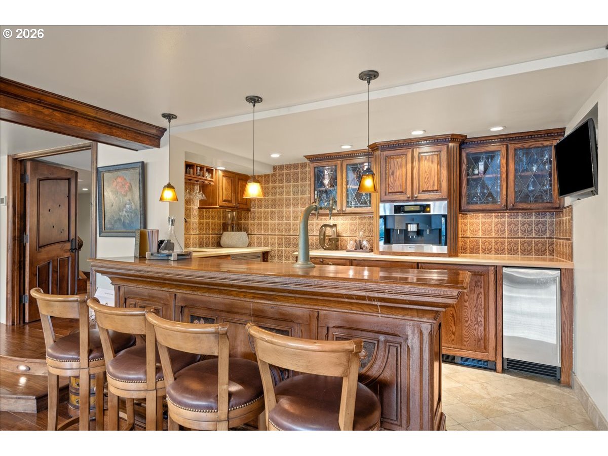 1527 LAKE FRONT RD