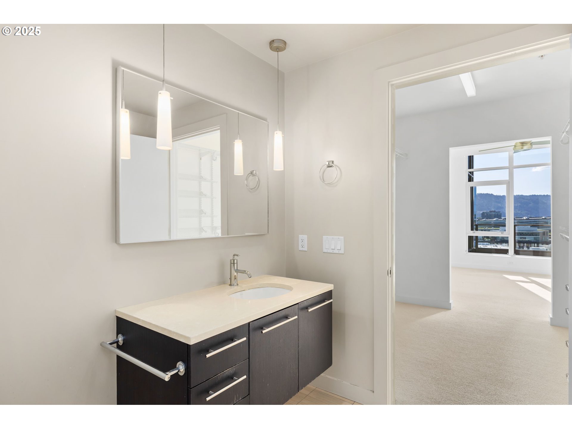 949 NW OVERTON ST 1304