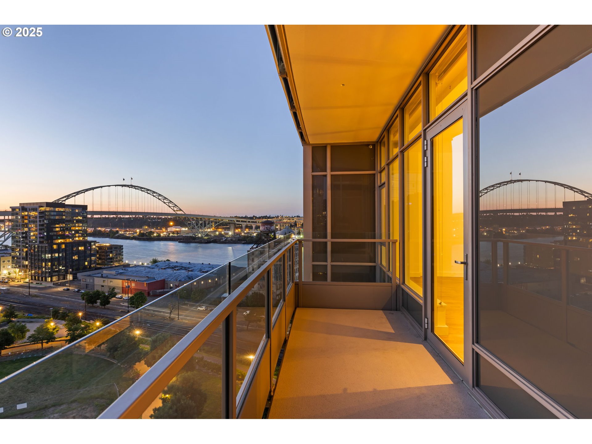 949 NW OVERTON ST 1304