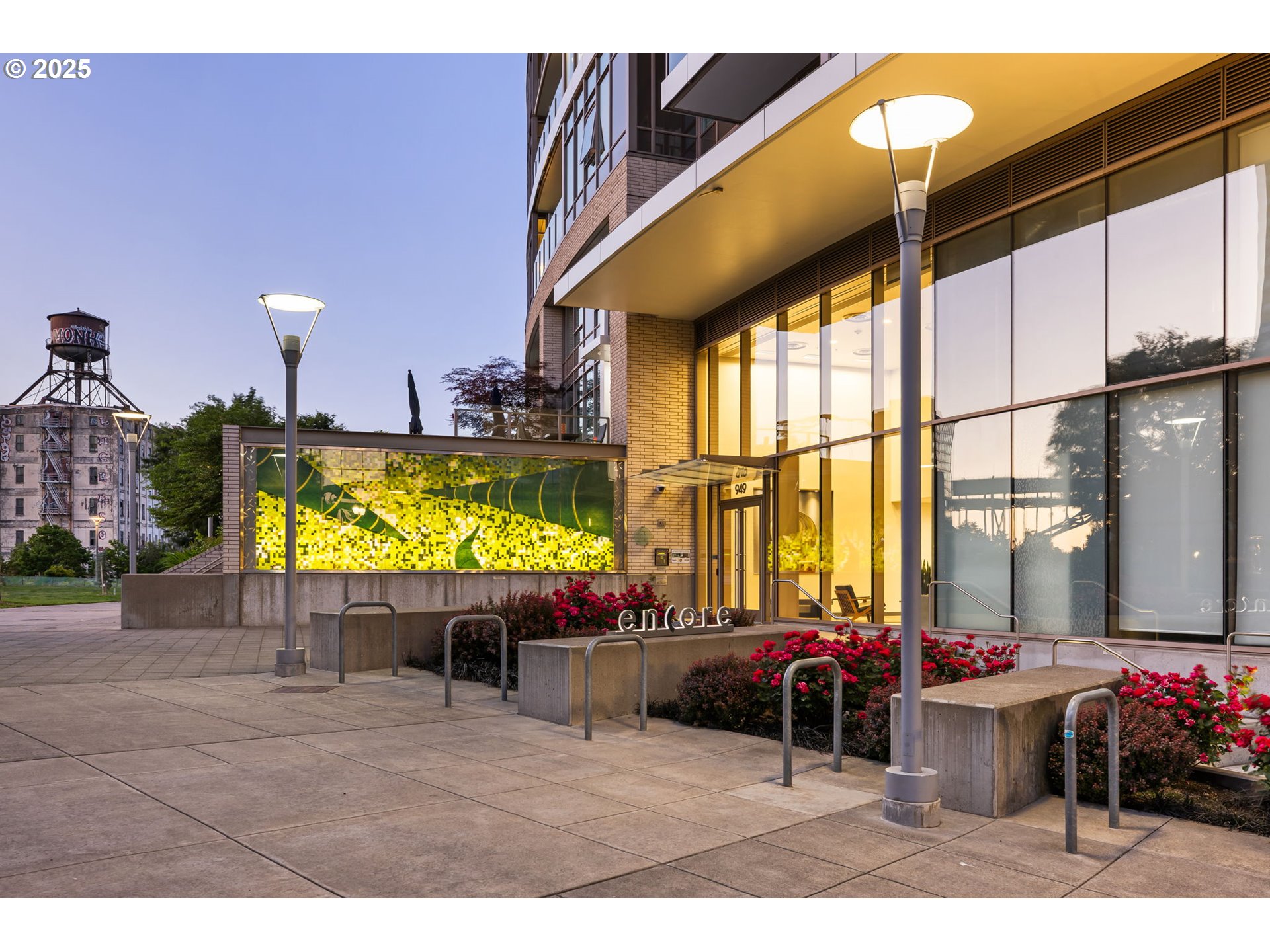 949 NW OVERTON ST 1304