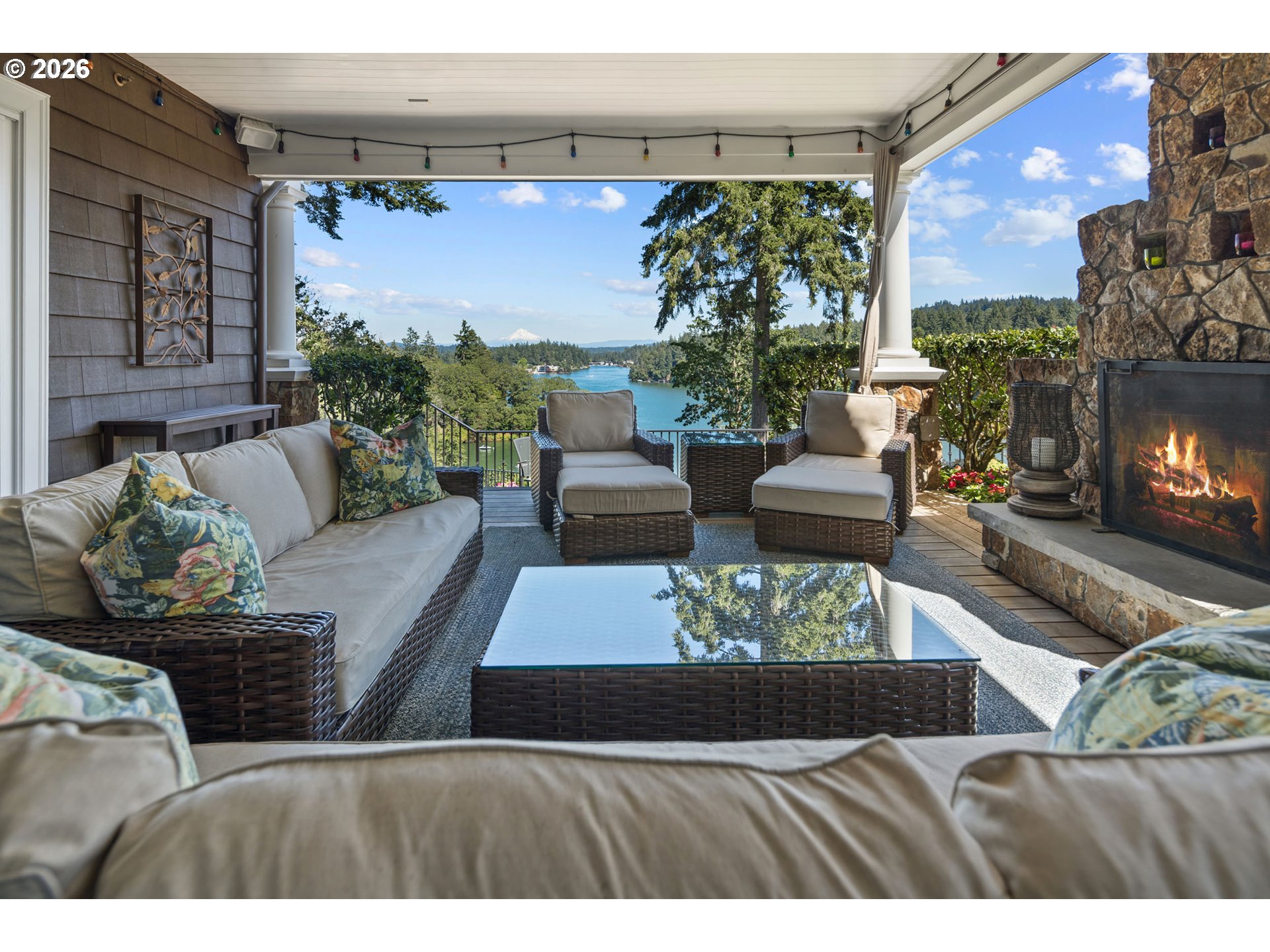 15599 VILLAGE DR