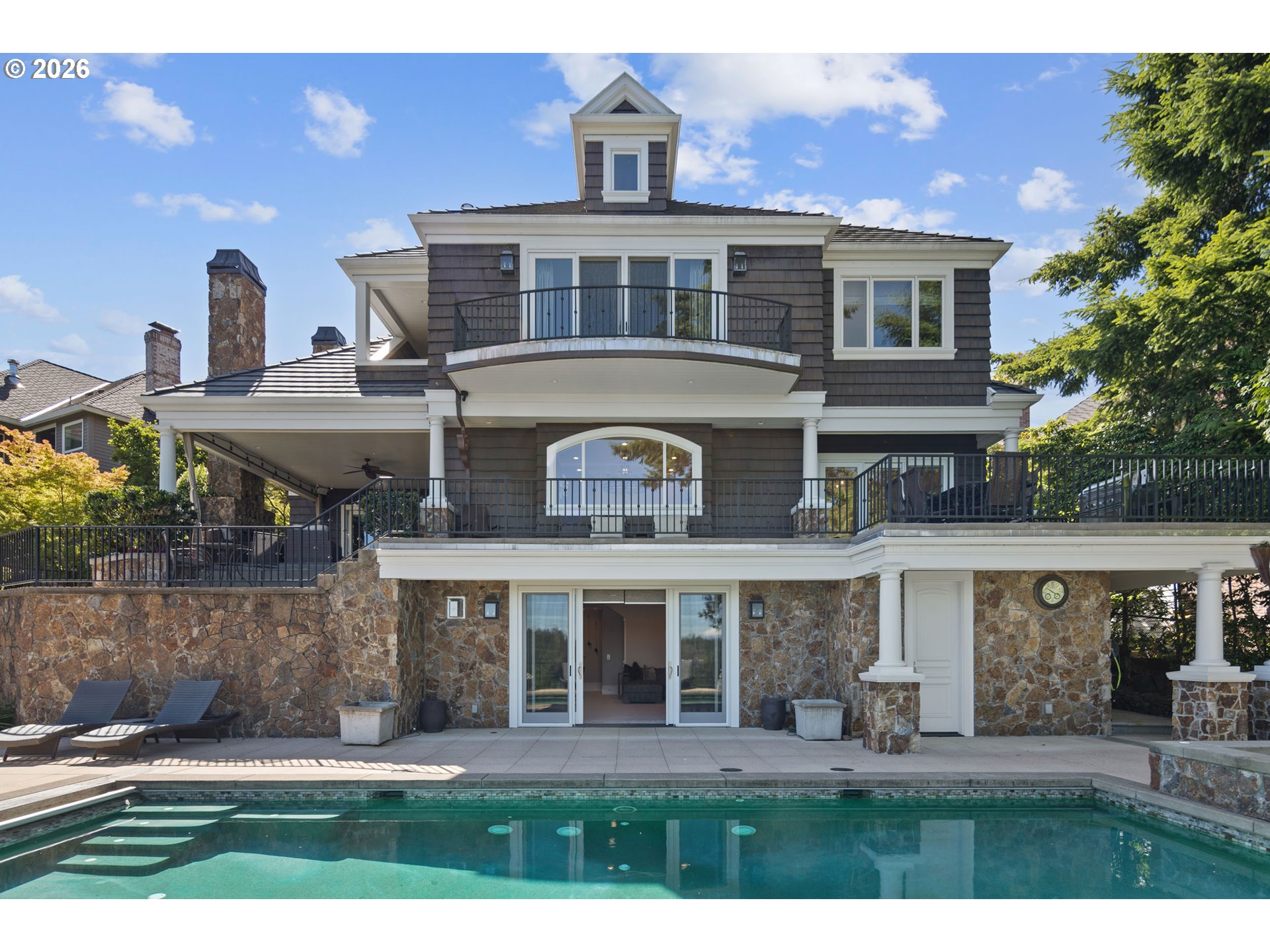 15599 VILLAGE DR