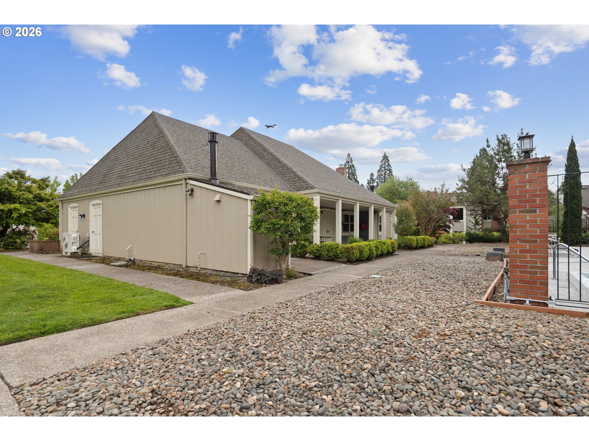1397 BONNIEBRAE DR