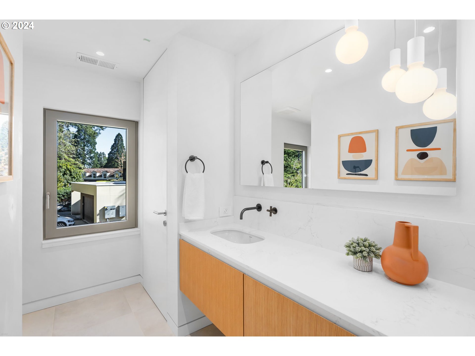 948 S PALATINE HILL RD