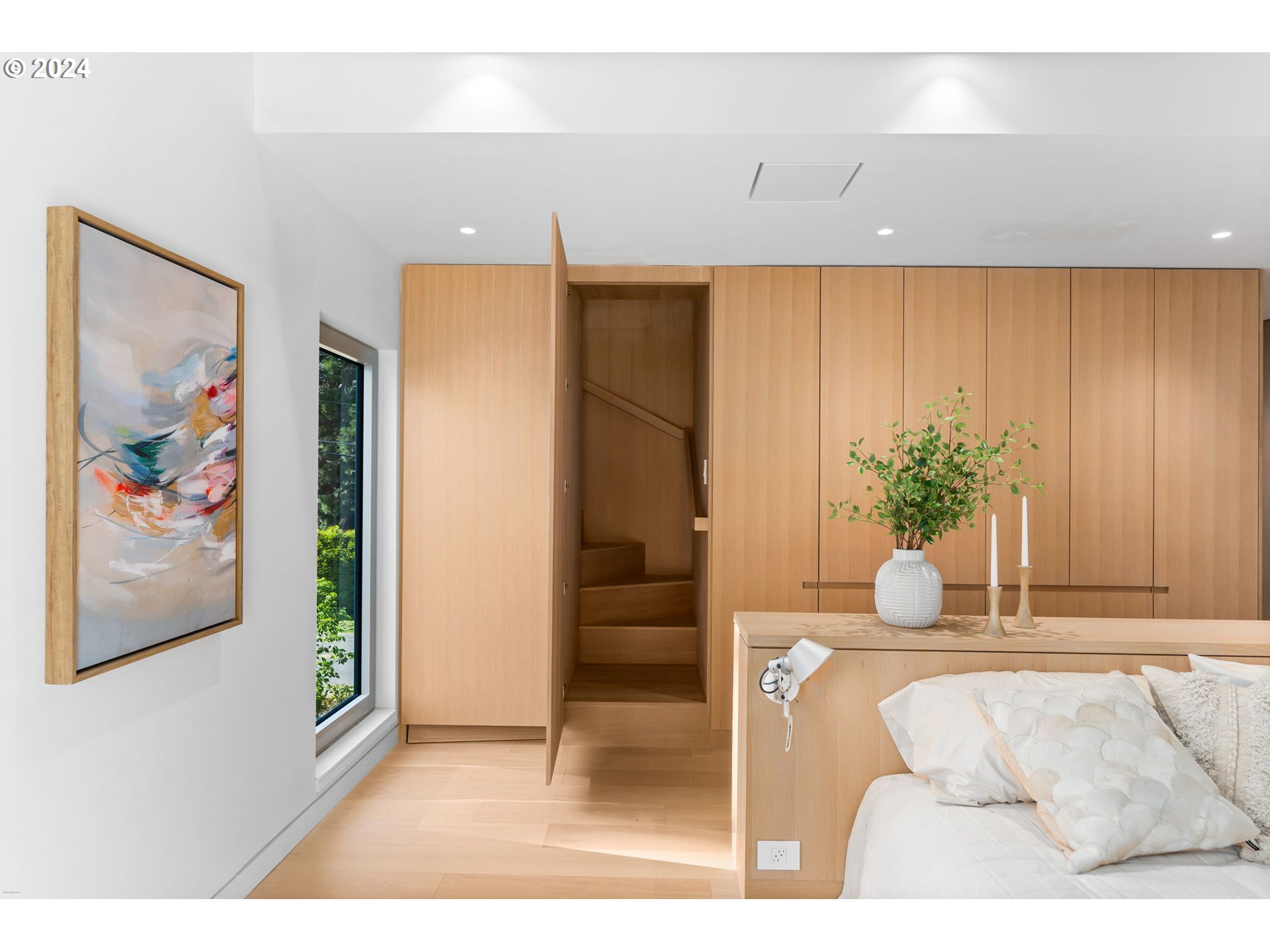 948 S PALATINE HILL RD