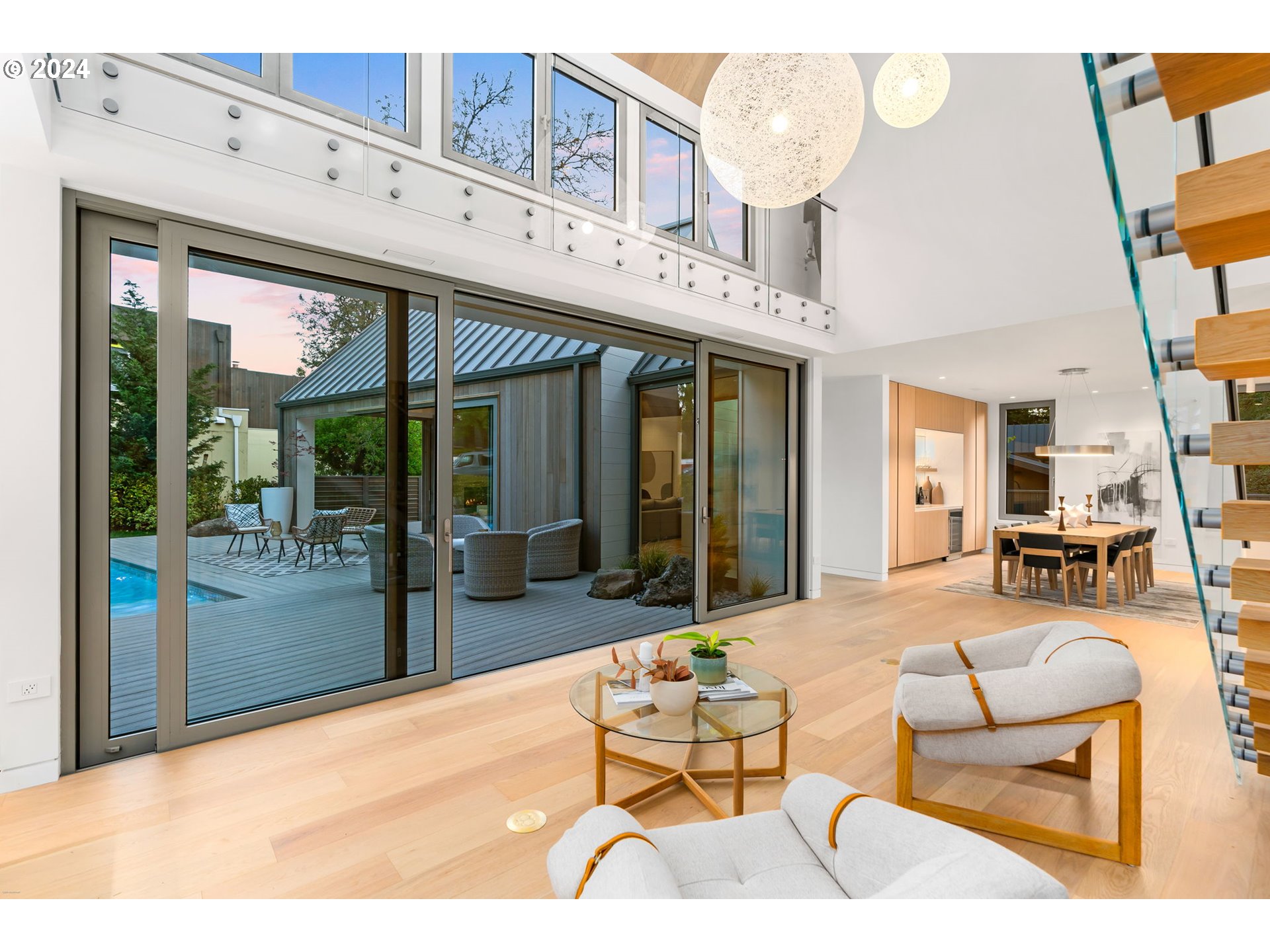 948 S PALATINE HILL RD