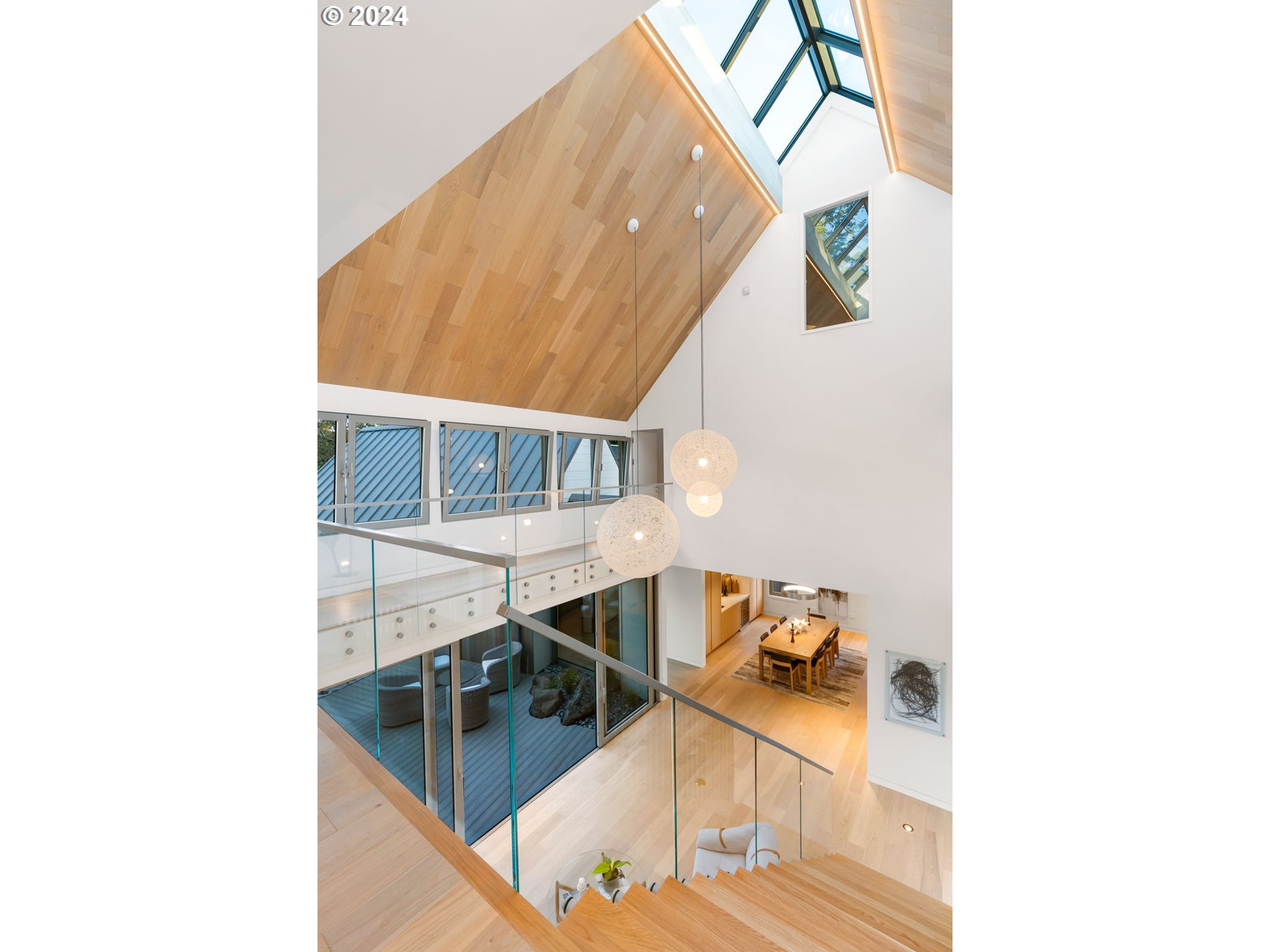 948 S PALATINE HILL RD