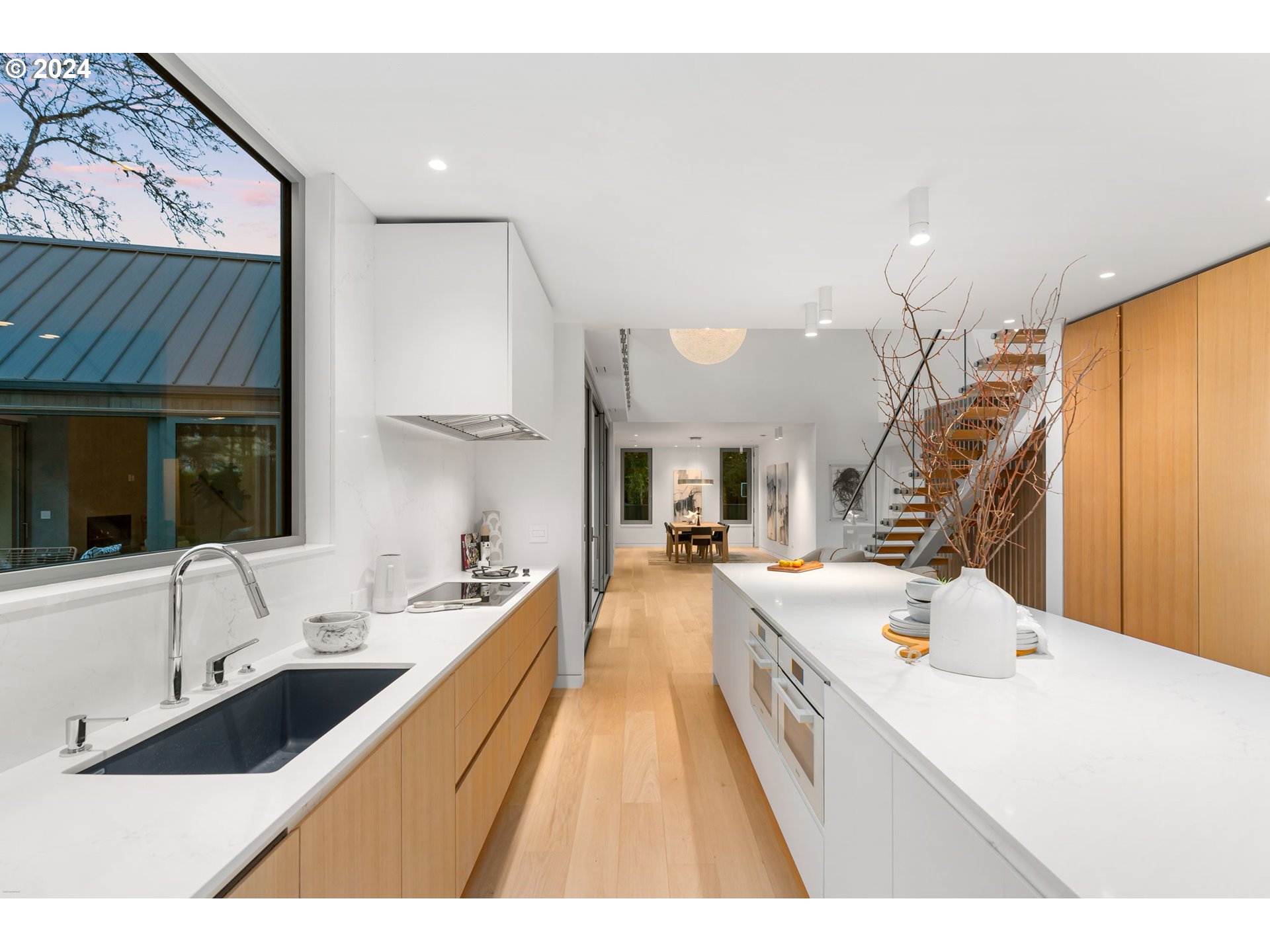 948 S PALATINE HILL RD