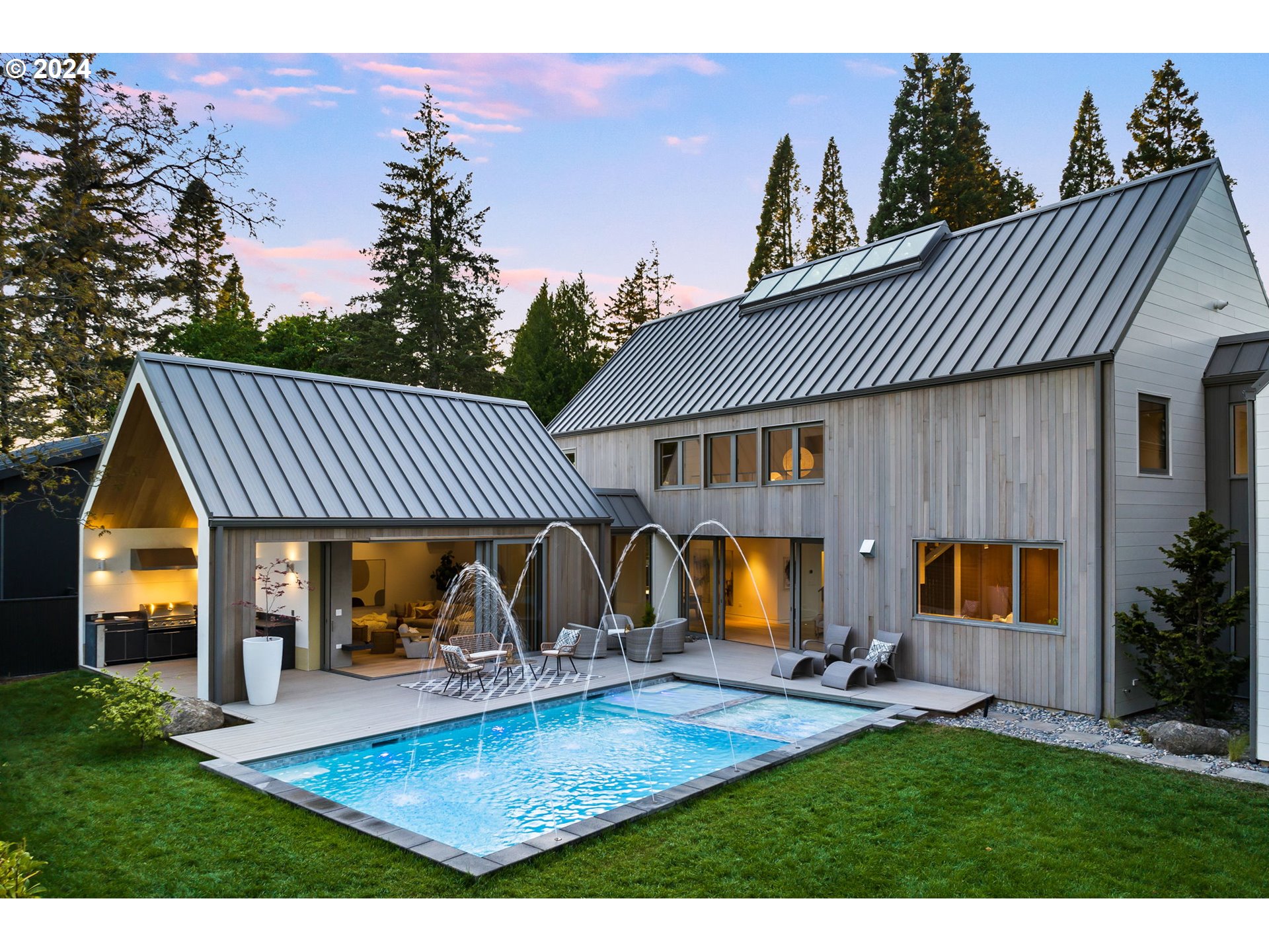 948 S PALATINE HILL RD