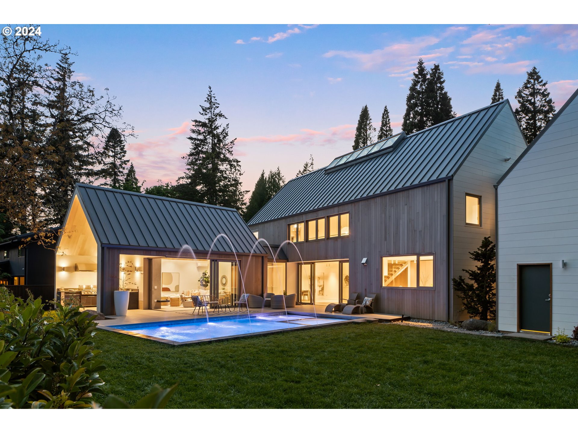 948 S PALATINE HILL RD