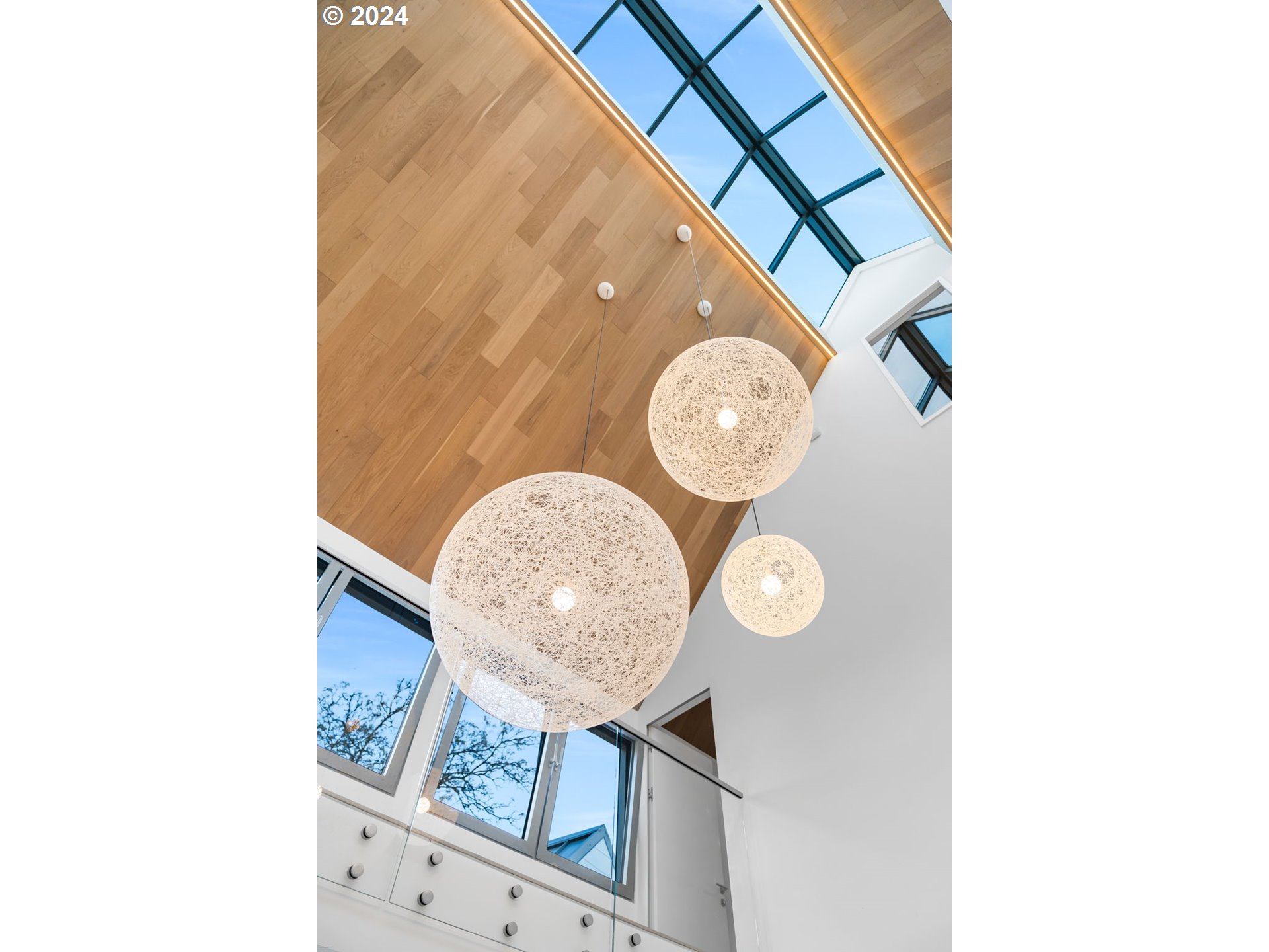 948 S PALATINE HILL RD