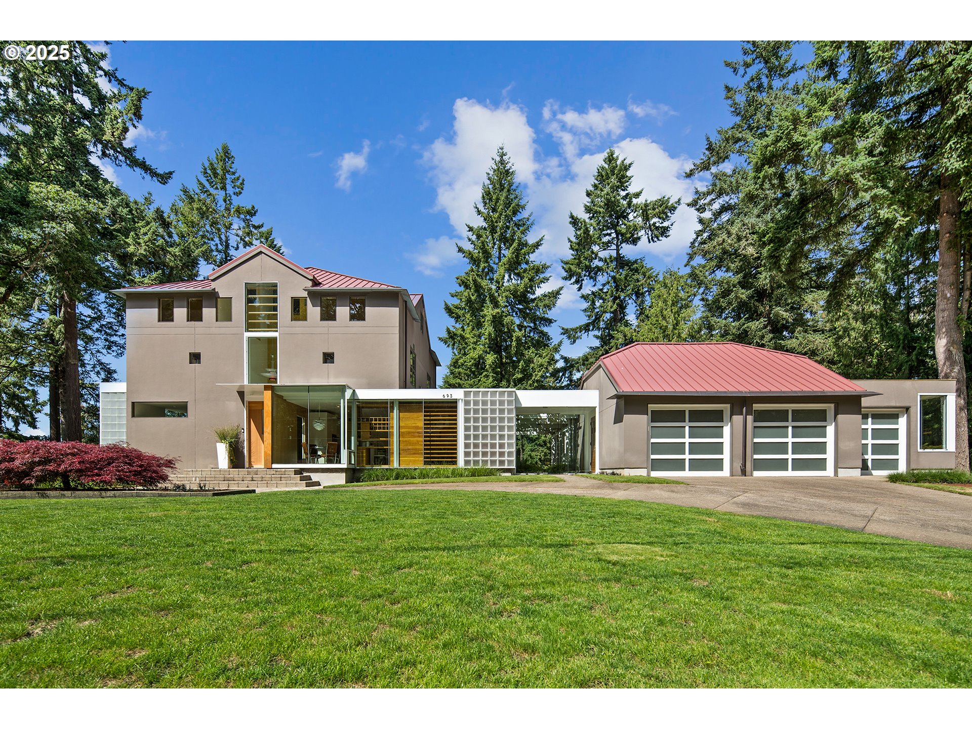 693 TERRACE DR