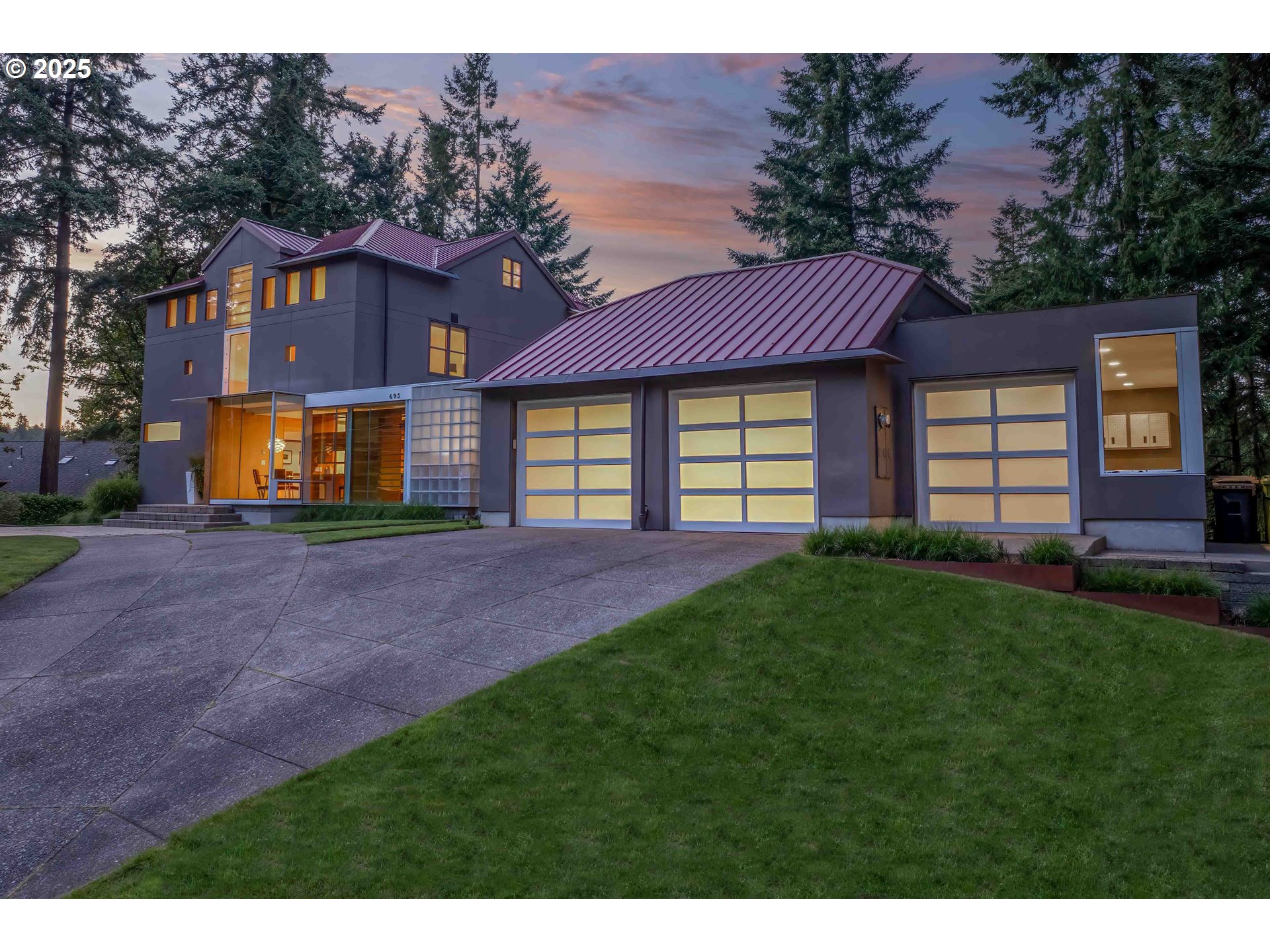 693 TERRACE DR
