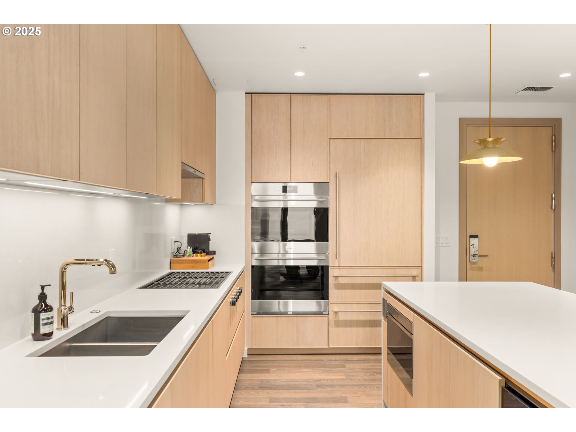 550 SW 10TH AVE 3003