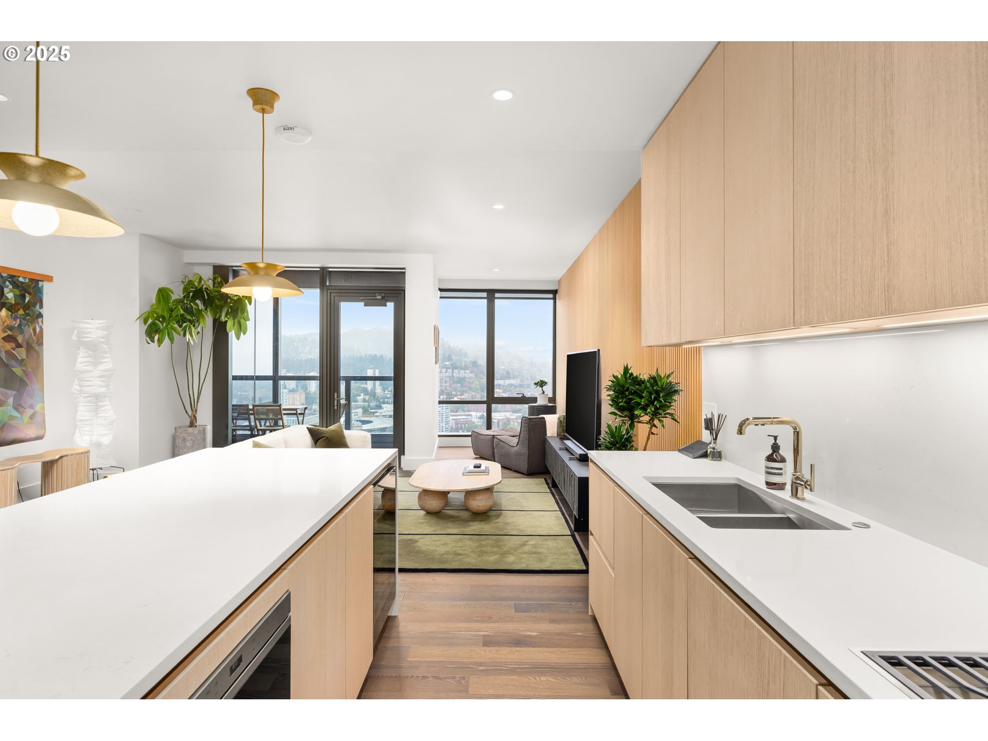 550 SW 10TH AVE 3003