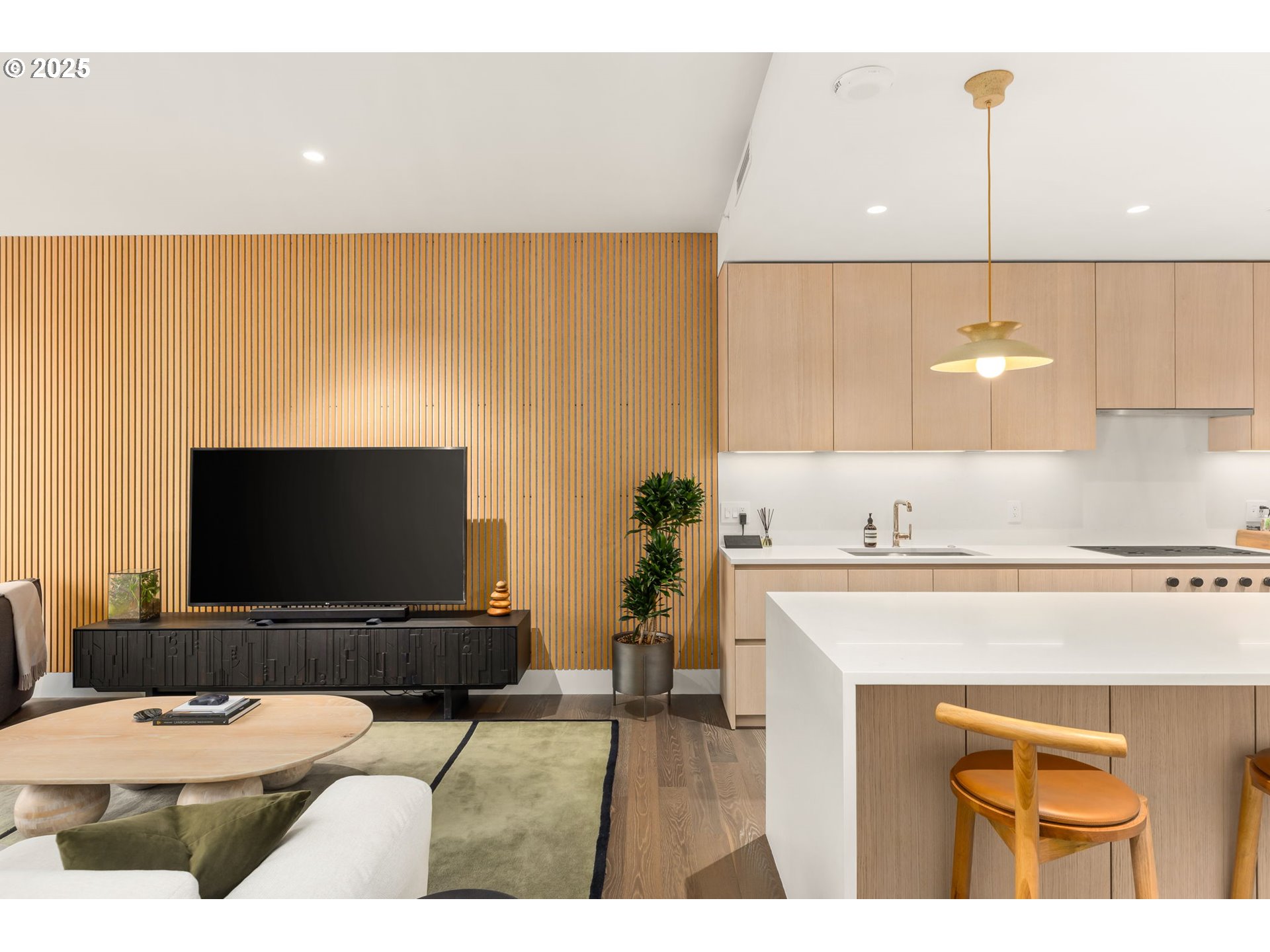 550 SW 10TH AVE 3003