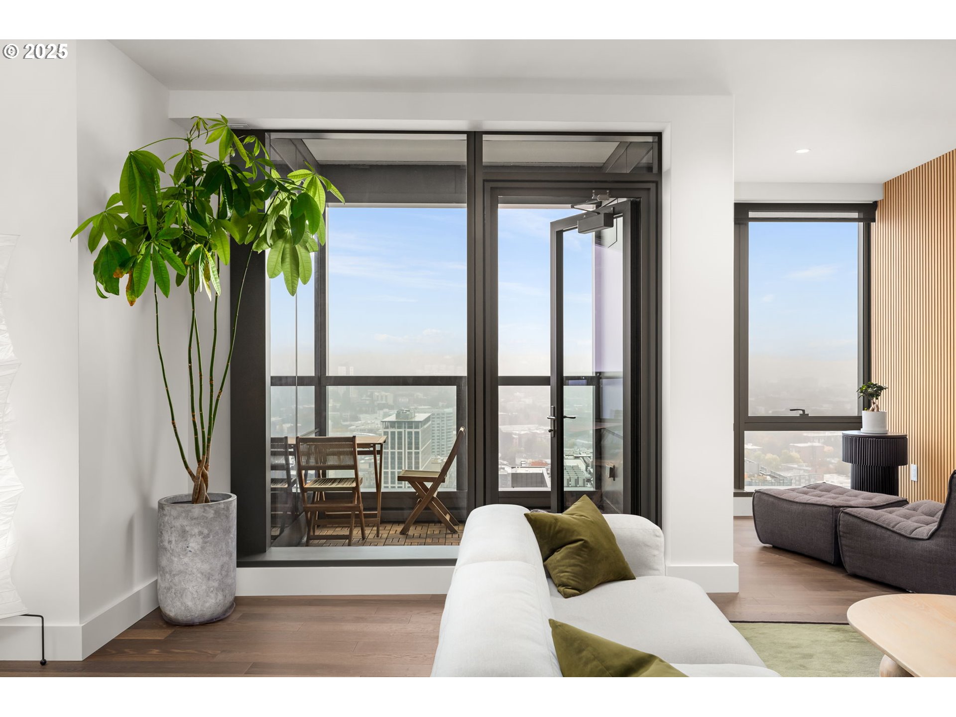 550 SW 10TH AVE 3003