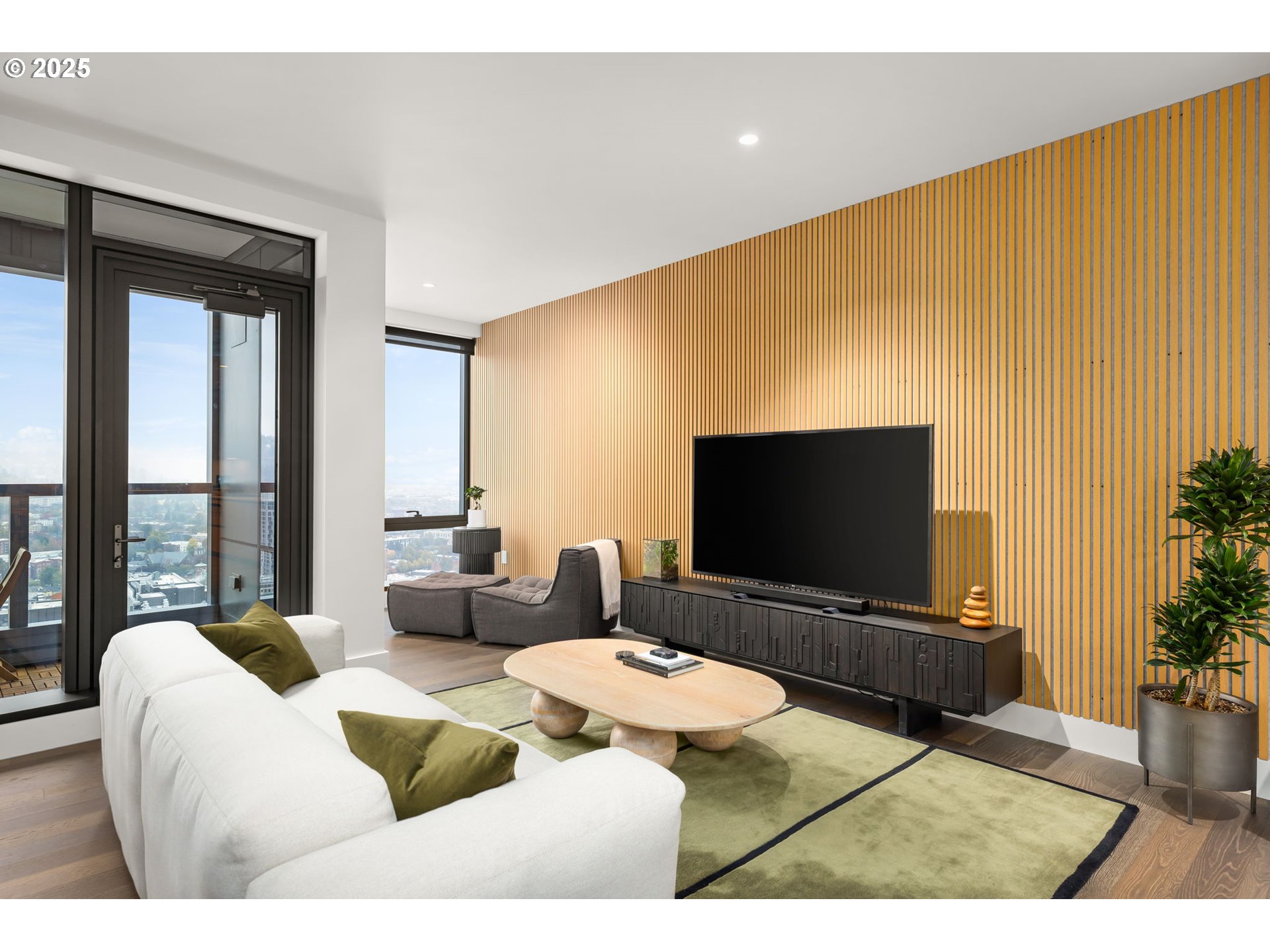 550 SW 10TH AVE 3003