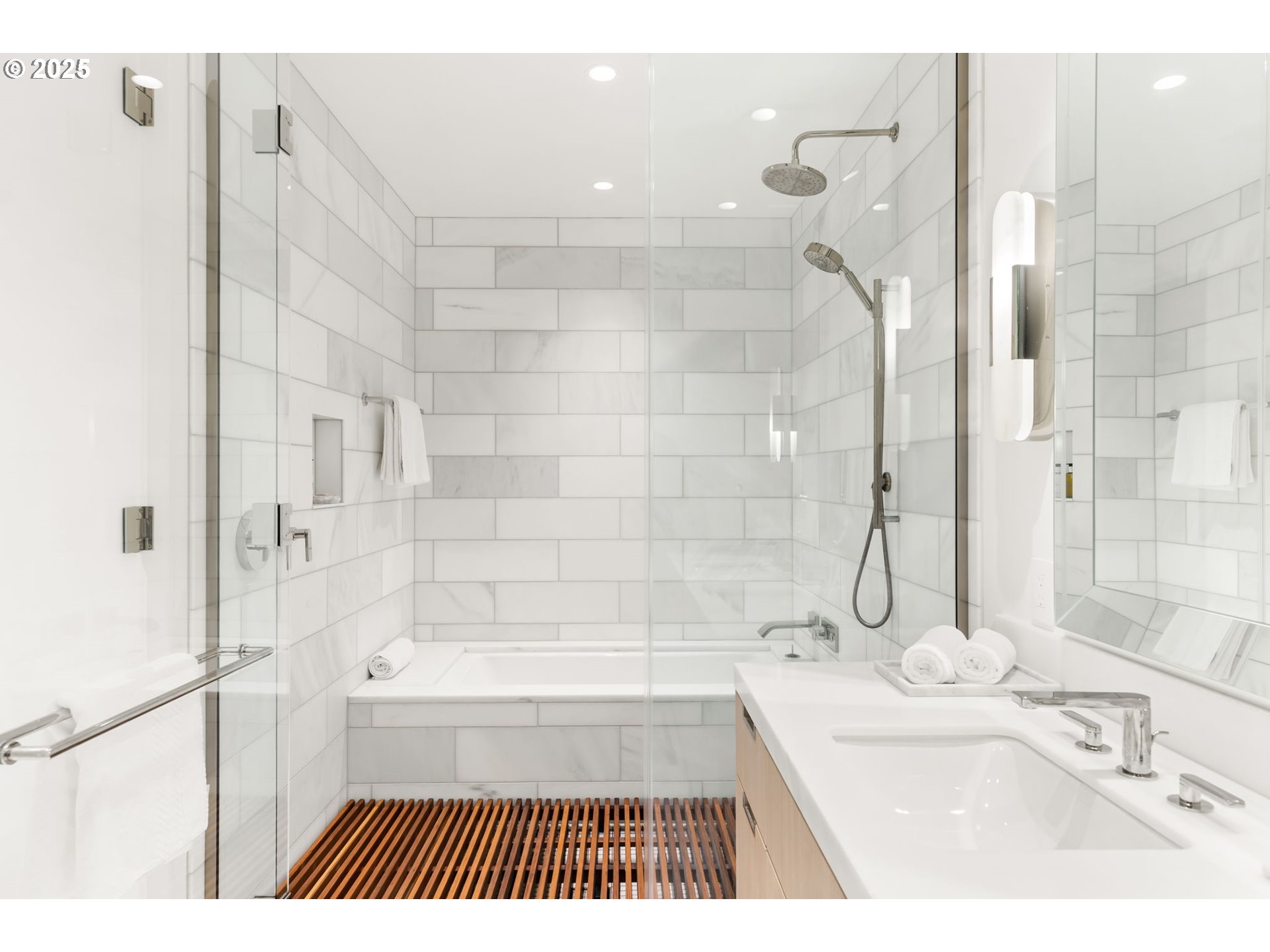 550 SW 10TH AVE 3003