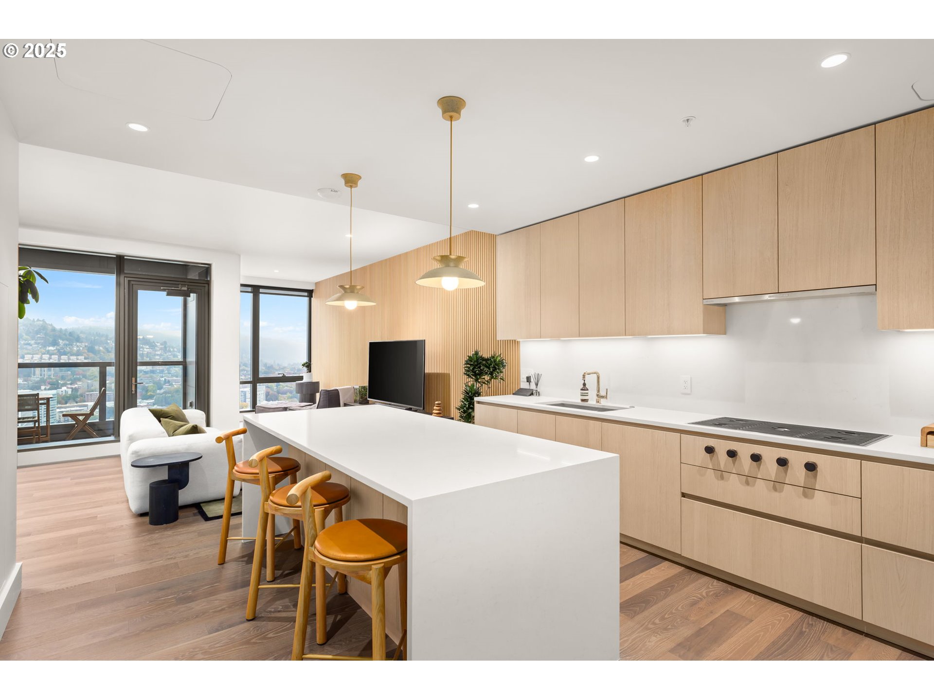 550 SW 10TH AVE 3003