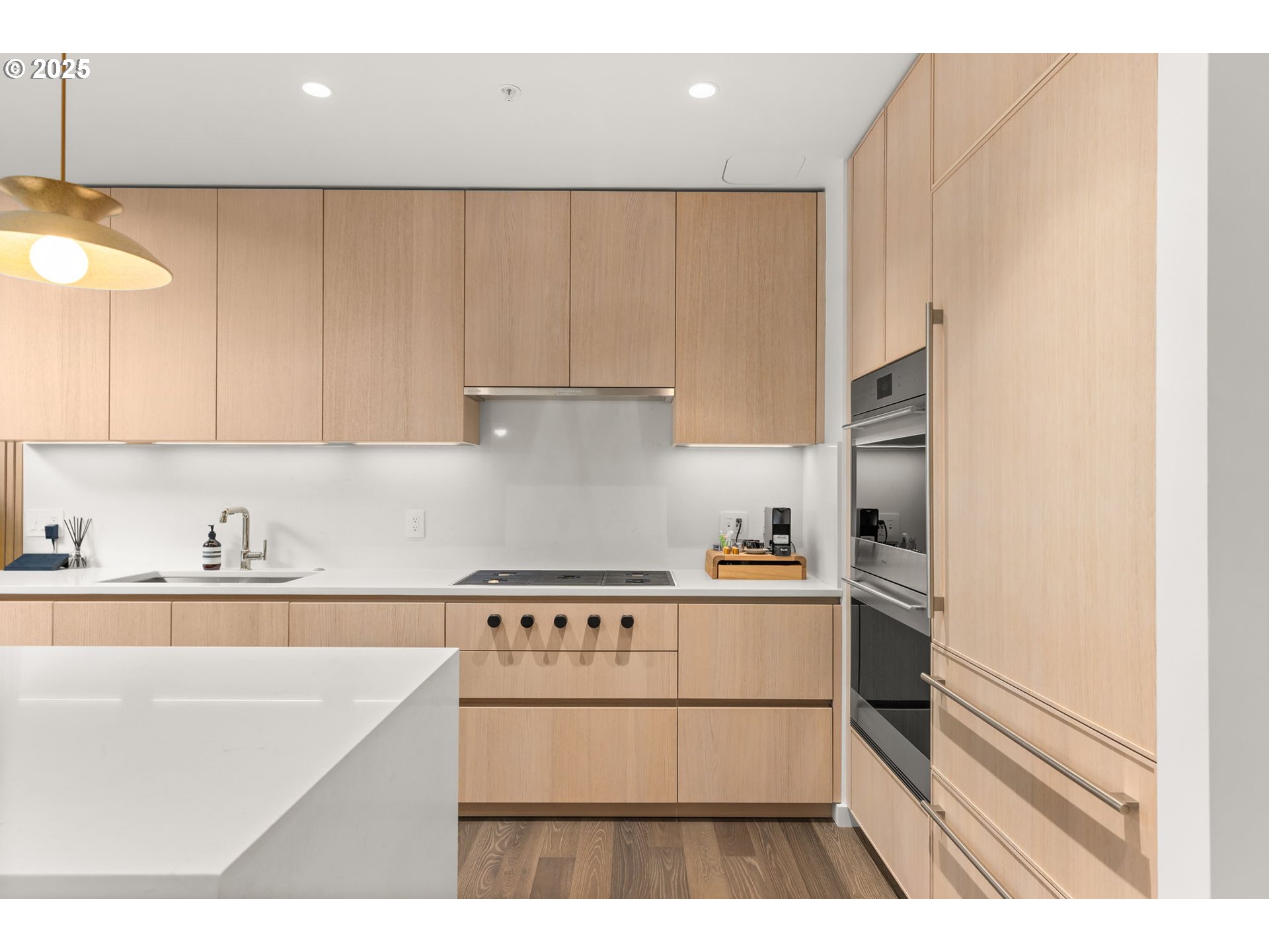 550 SW 10TH AVE 3003