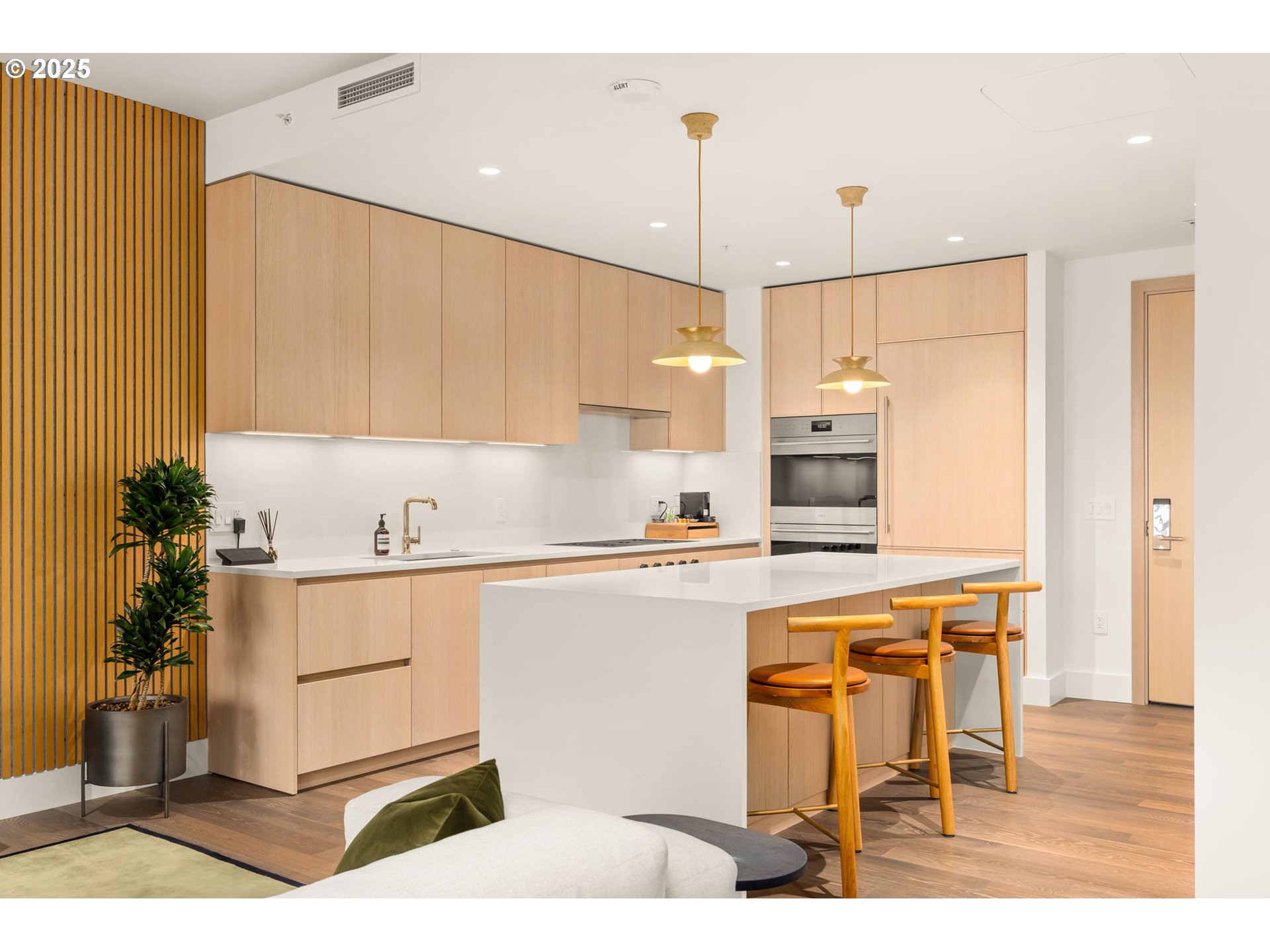 550 SW 10TH AVE 3003