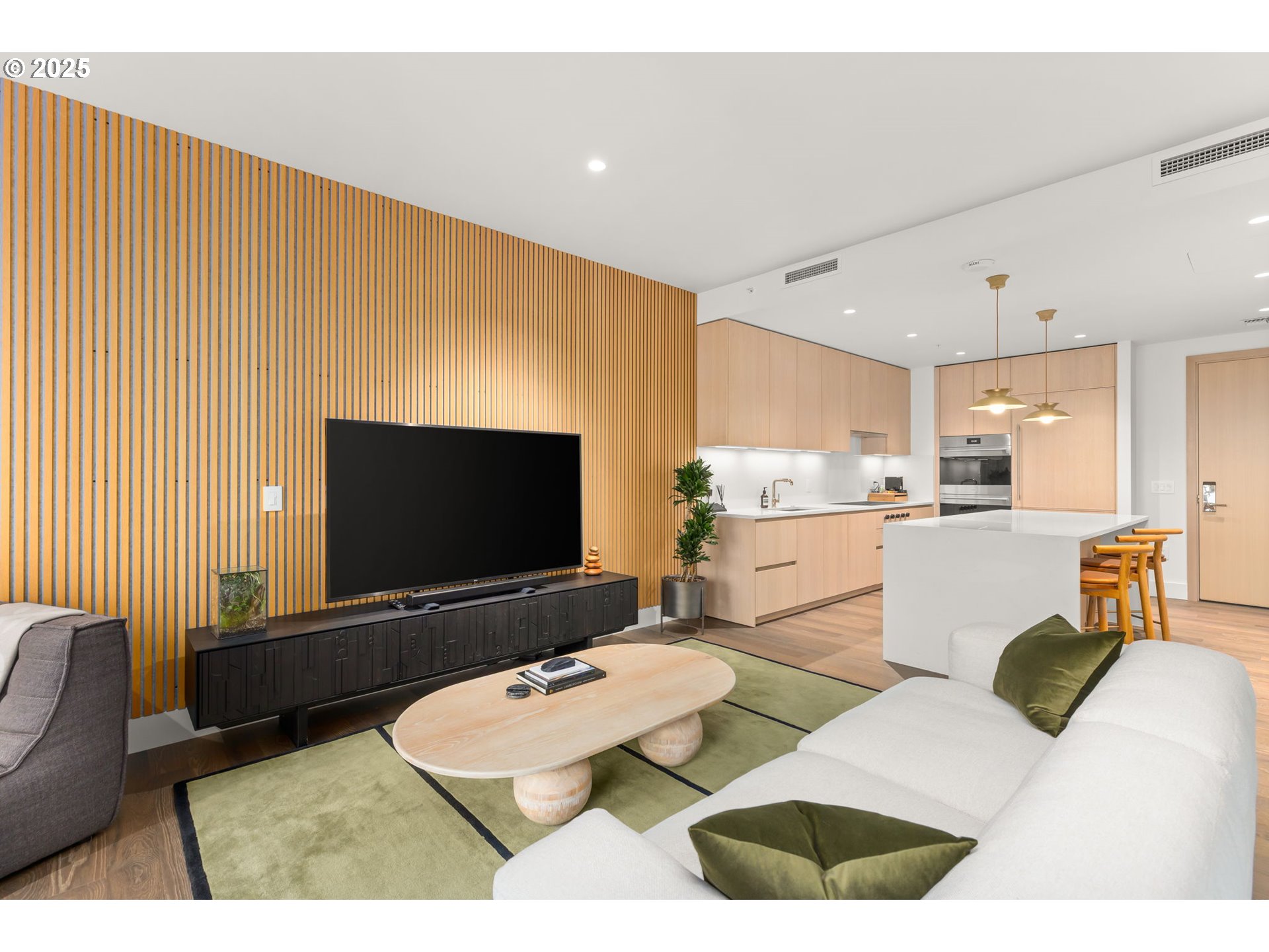 550 SW 10TH AVE 3003