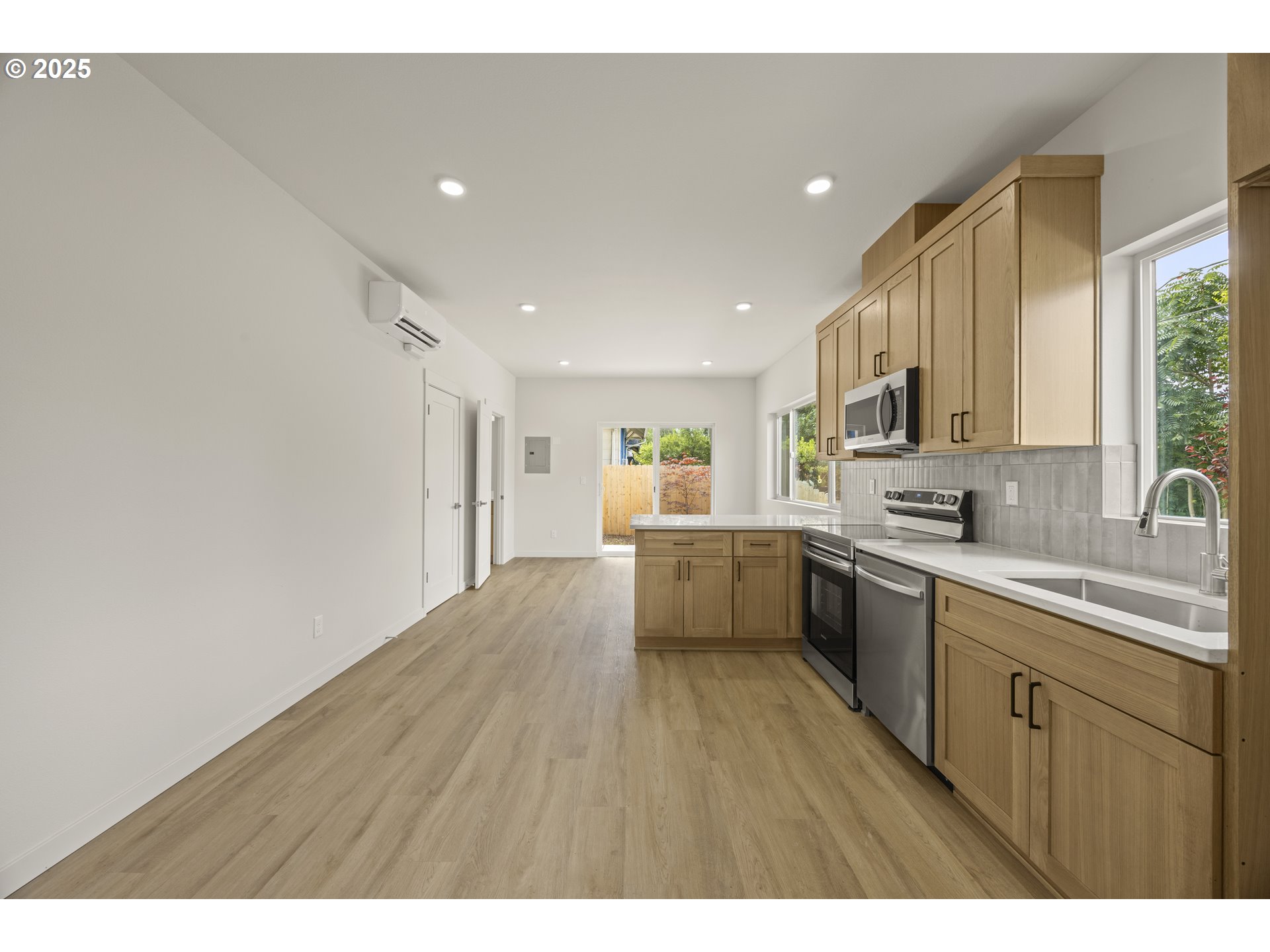 5860 N MISSOURI AVE 1